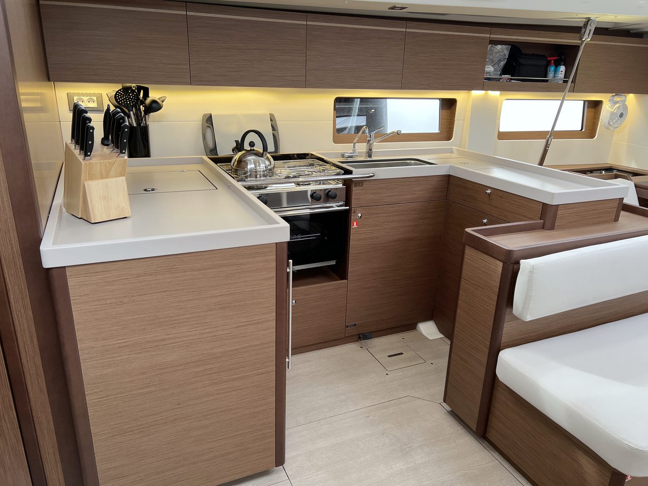 Oceanis 51.1 — photo 12
