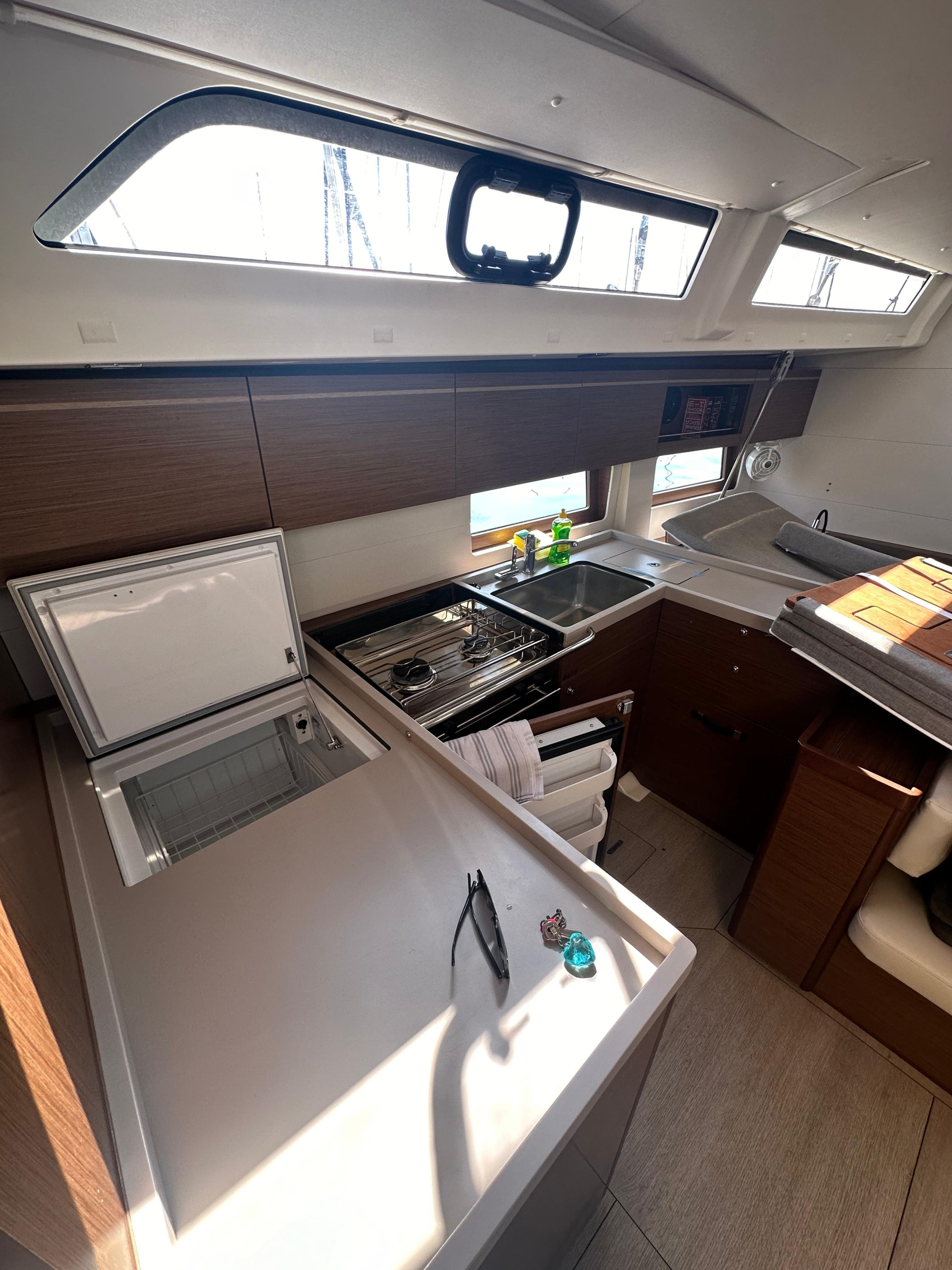 Oceanis 51.1 — photo 14