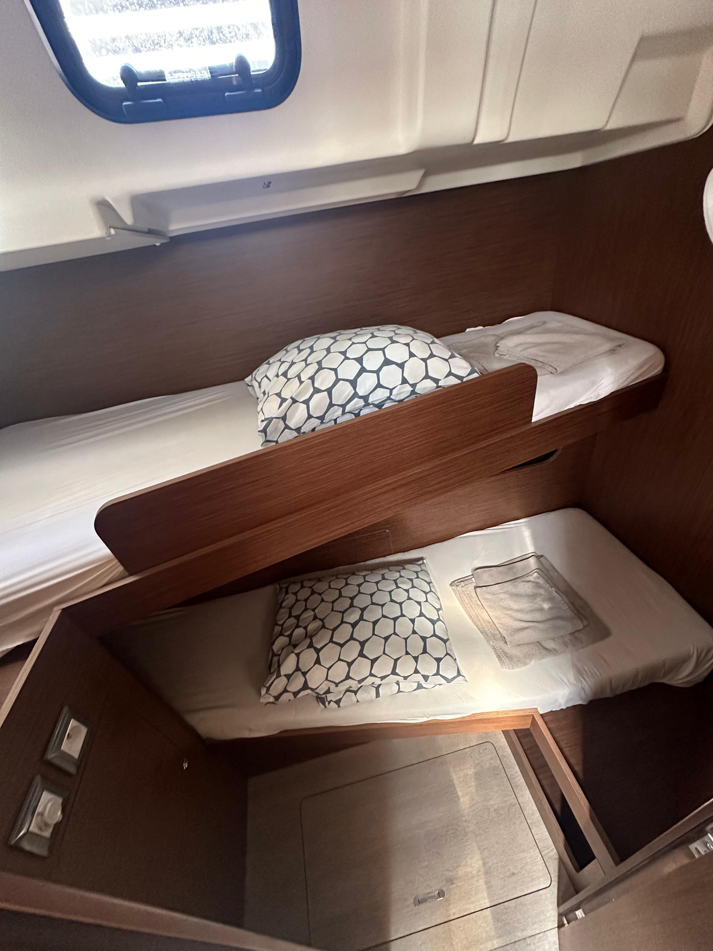 Oceanis 51.1 — photo 23