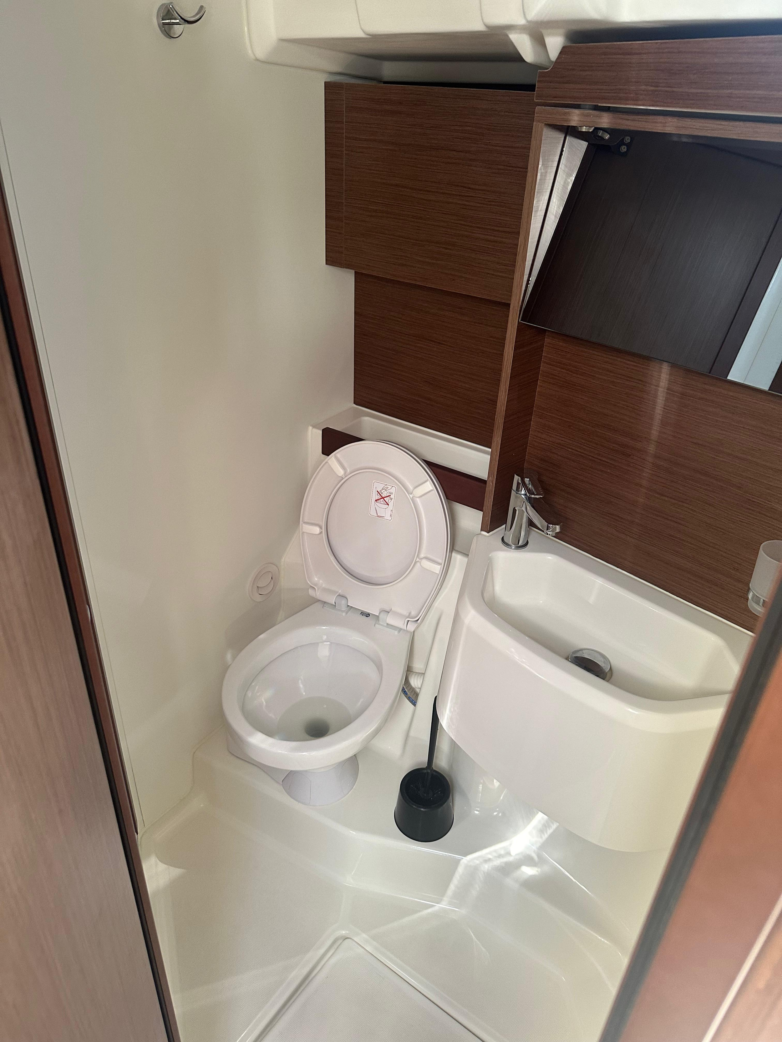Oceanis 51.1 — photo 31