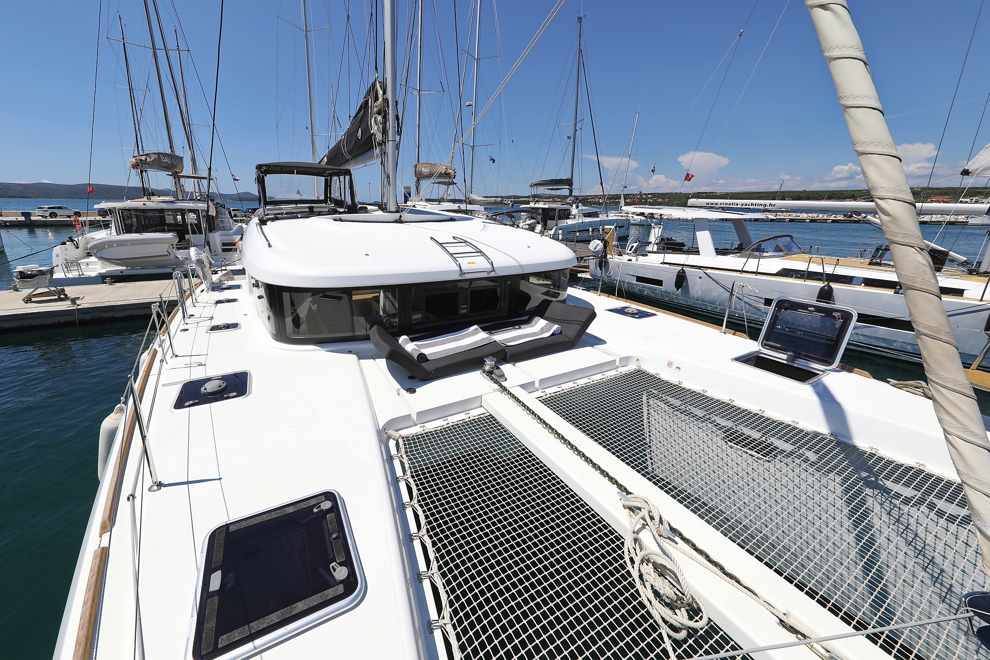 Lagoon 40 - 4 + 2 cab — photo 10