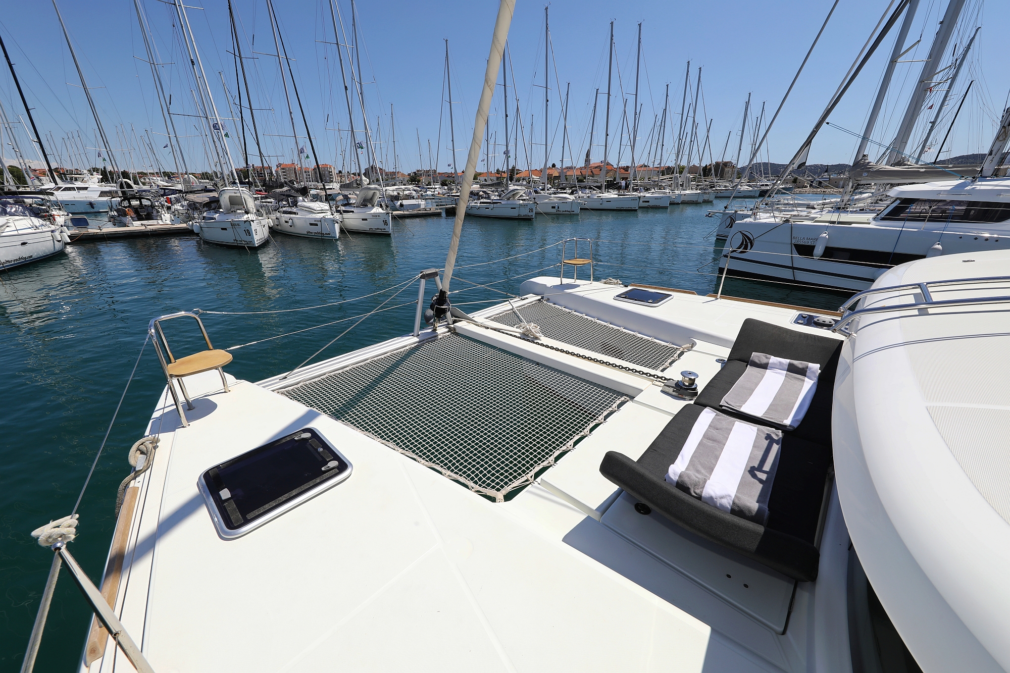Lagoon 40 - 4 + 2 cab — photo 11