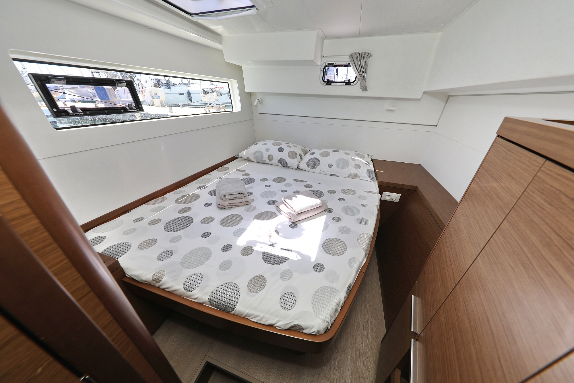 Lagoon 40 - 4 + 2 cab — photo 24