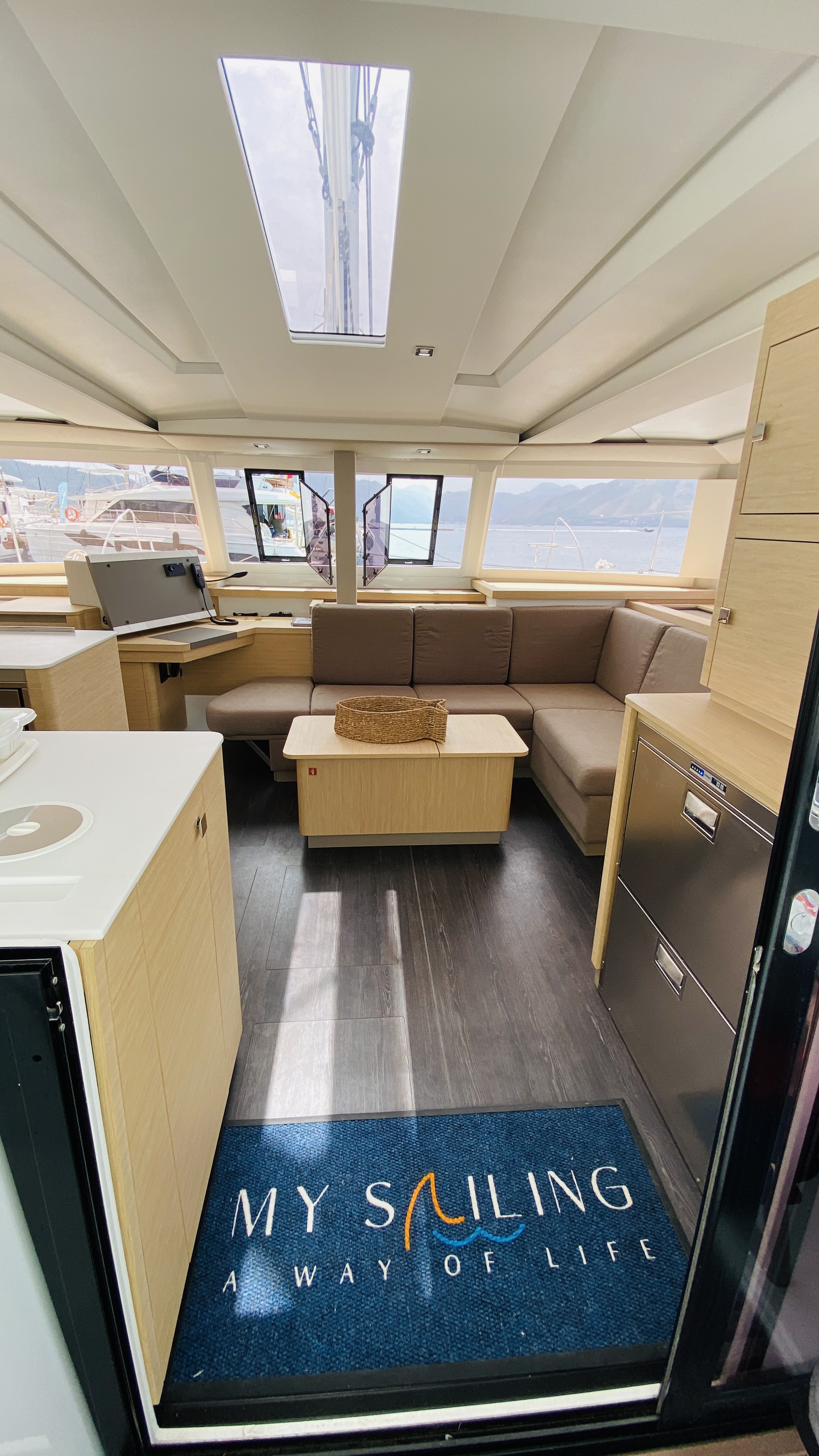 Fountaine Pajot Astrea 42 - 4 + 1 cab. — photo 10