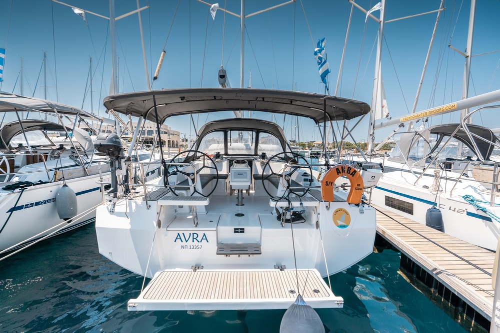 Bavaria C42 — photo 4