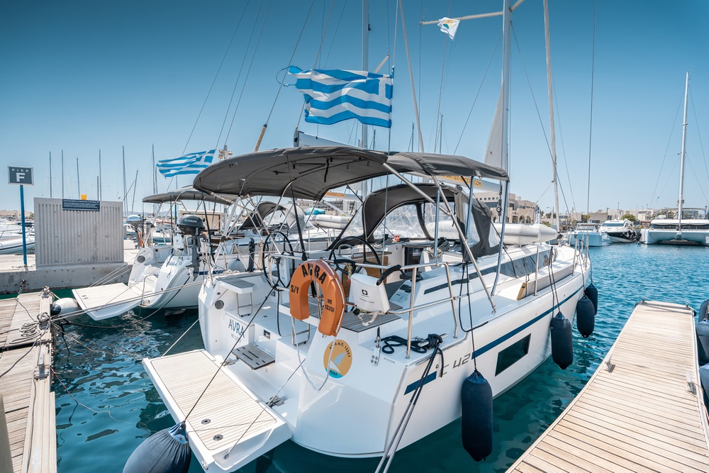 Bavaria C42 — photo 5