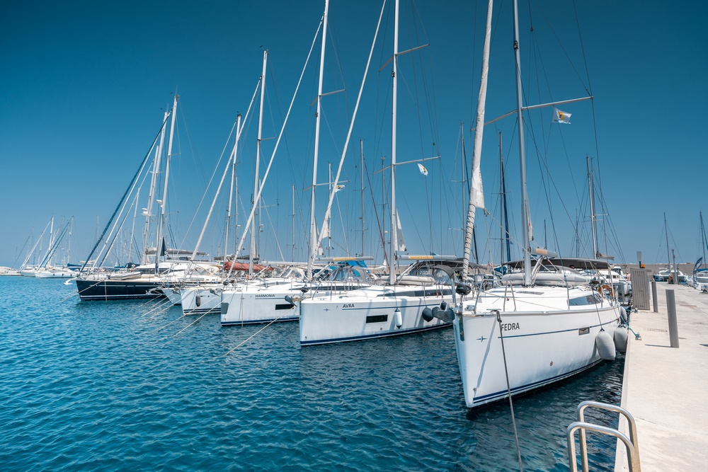 Bavaria C42 — photo 5