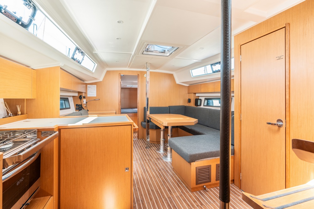 Bavaria C42 — photo 20