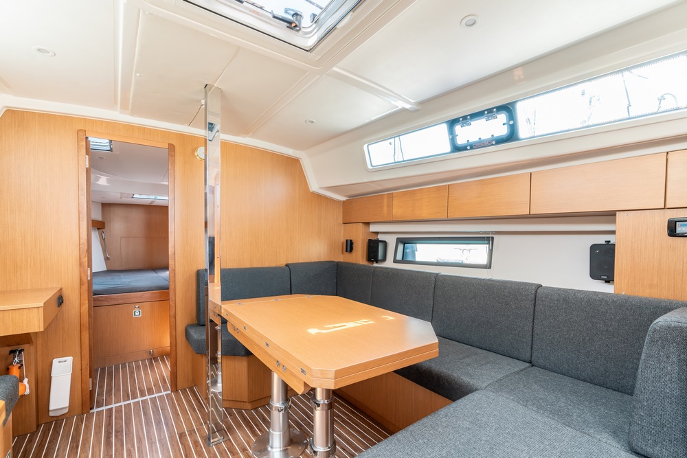 Bavaria C42 — photo 21