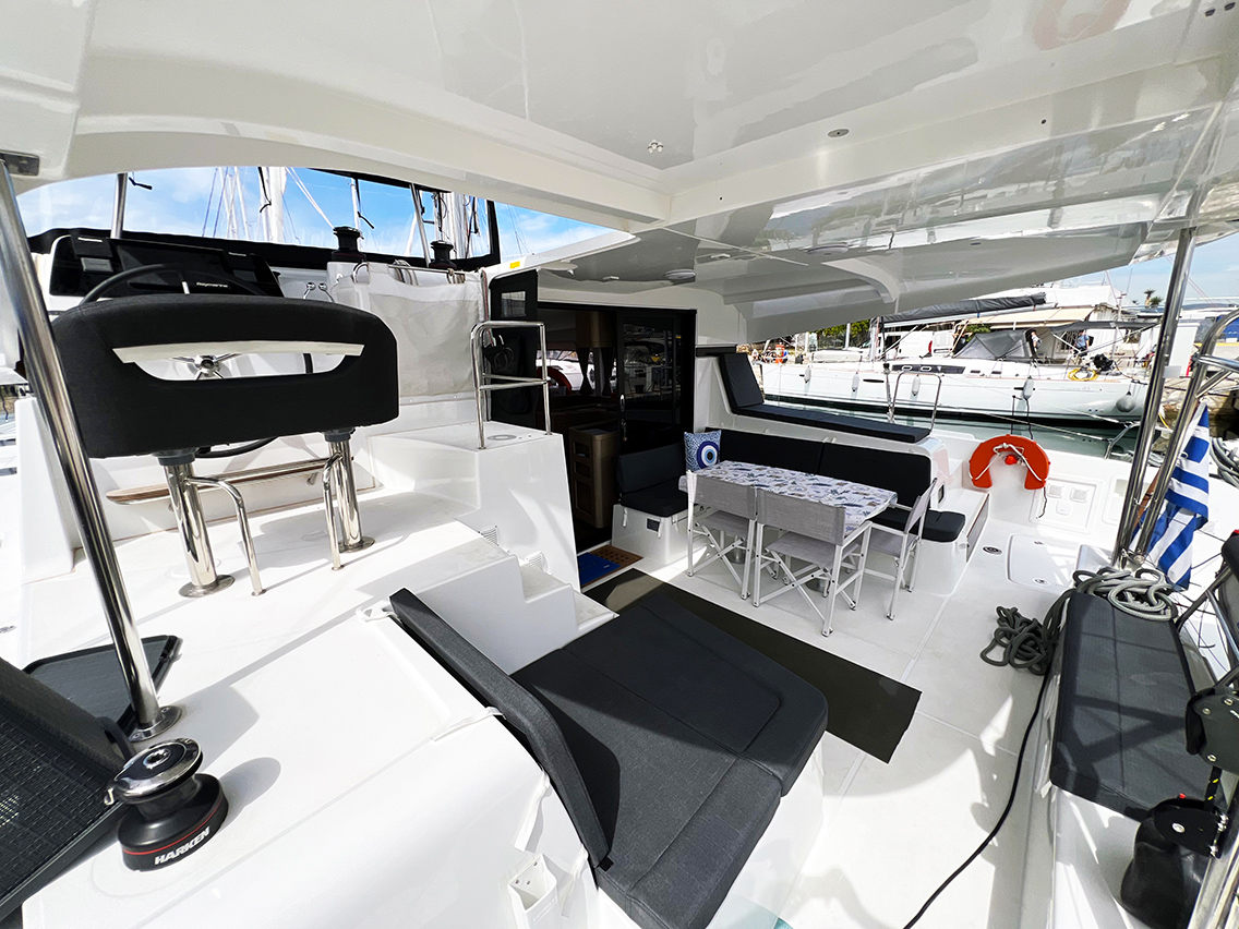 Lagoon 42 - 4 + 2 cab. — photo 4