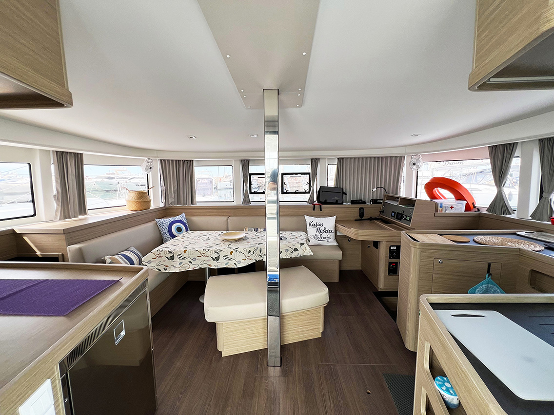 Lagoon 42 - 4 + 2 cab. — photo 13