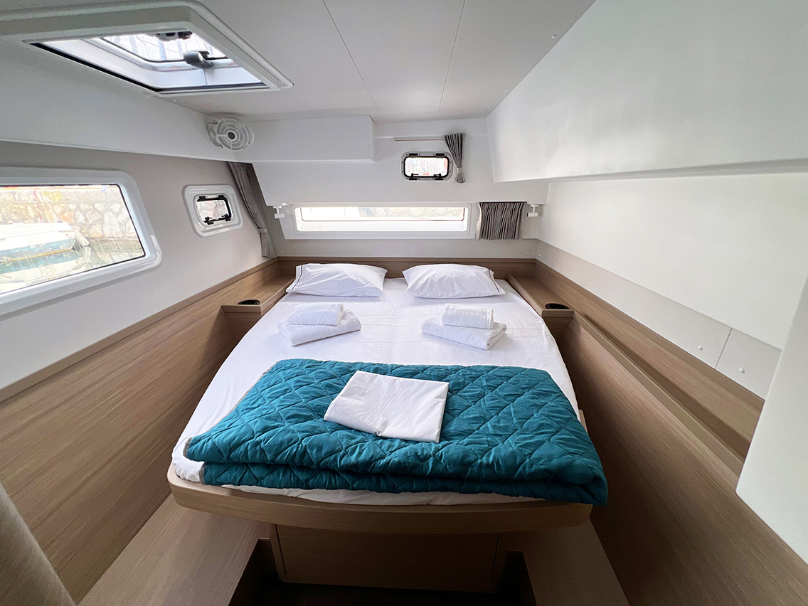 Lagoon 42 - 4 + 2 cab. — photo 19