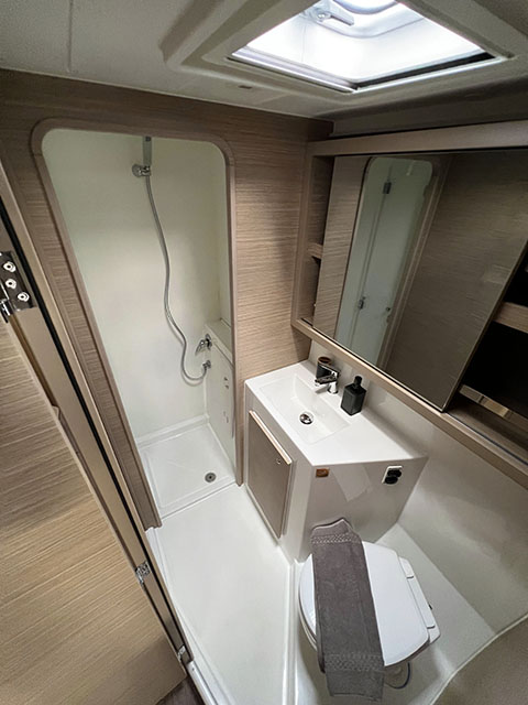 Lagoon 42 - 4 + 2 cab. — photo 23