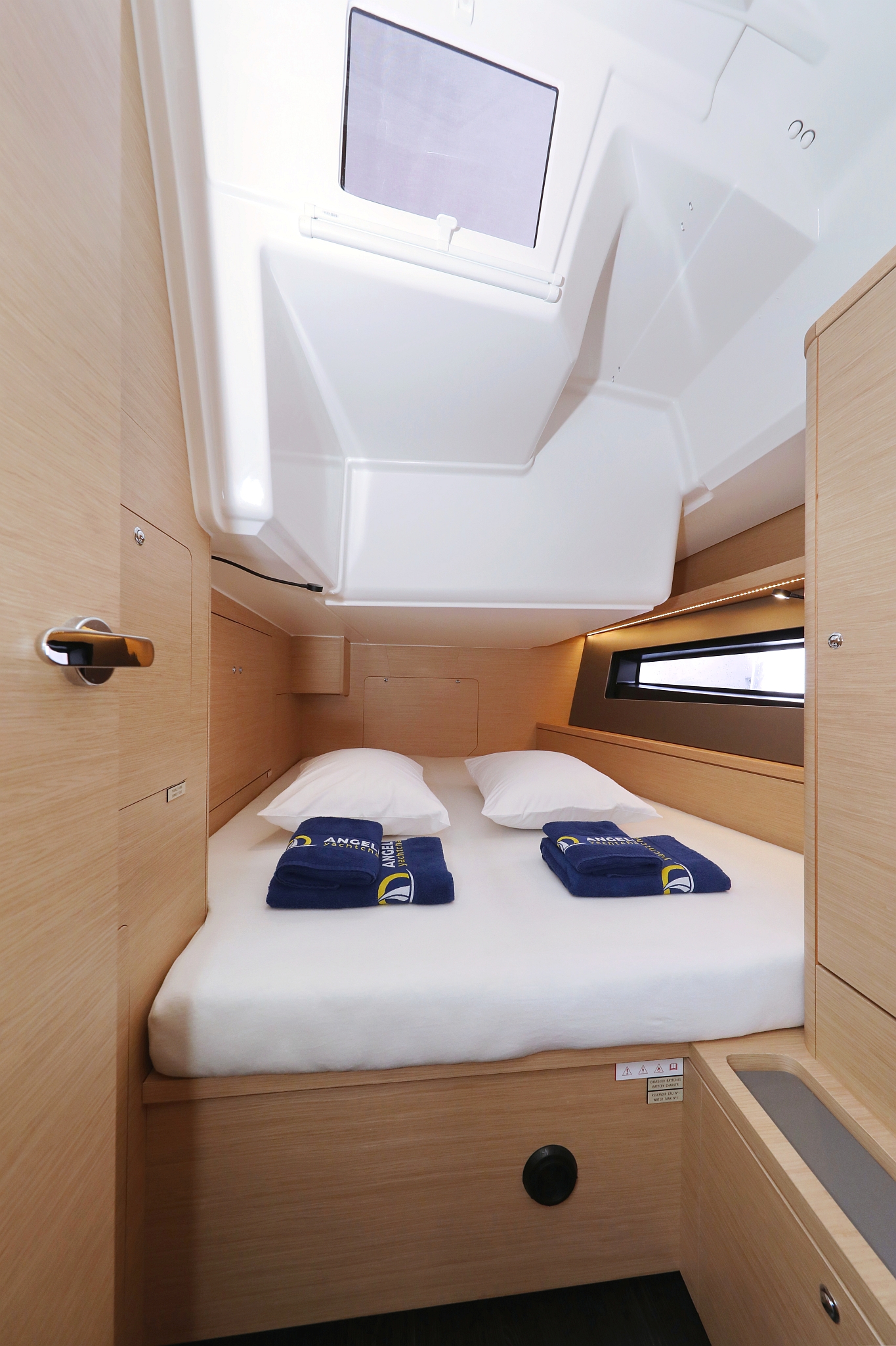 Dufour 41 - 3 cab. — photo 26