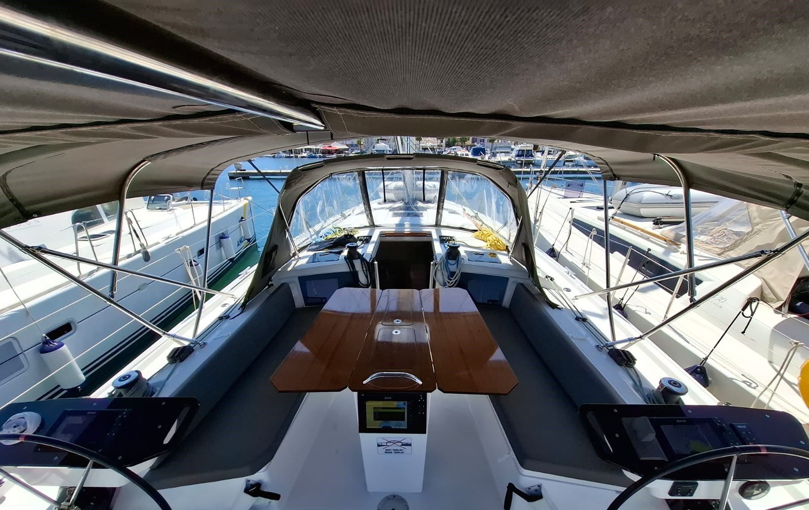 Dufour 41 - 3 cab. — photo 6