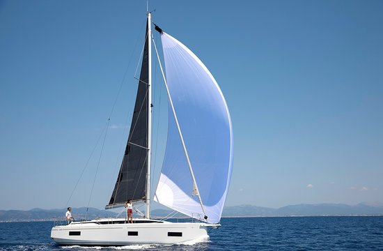 Bavaria C38 — photo 1