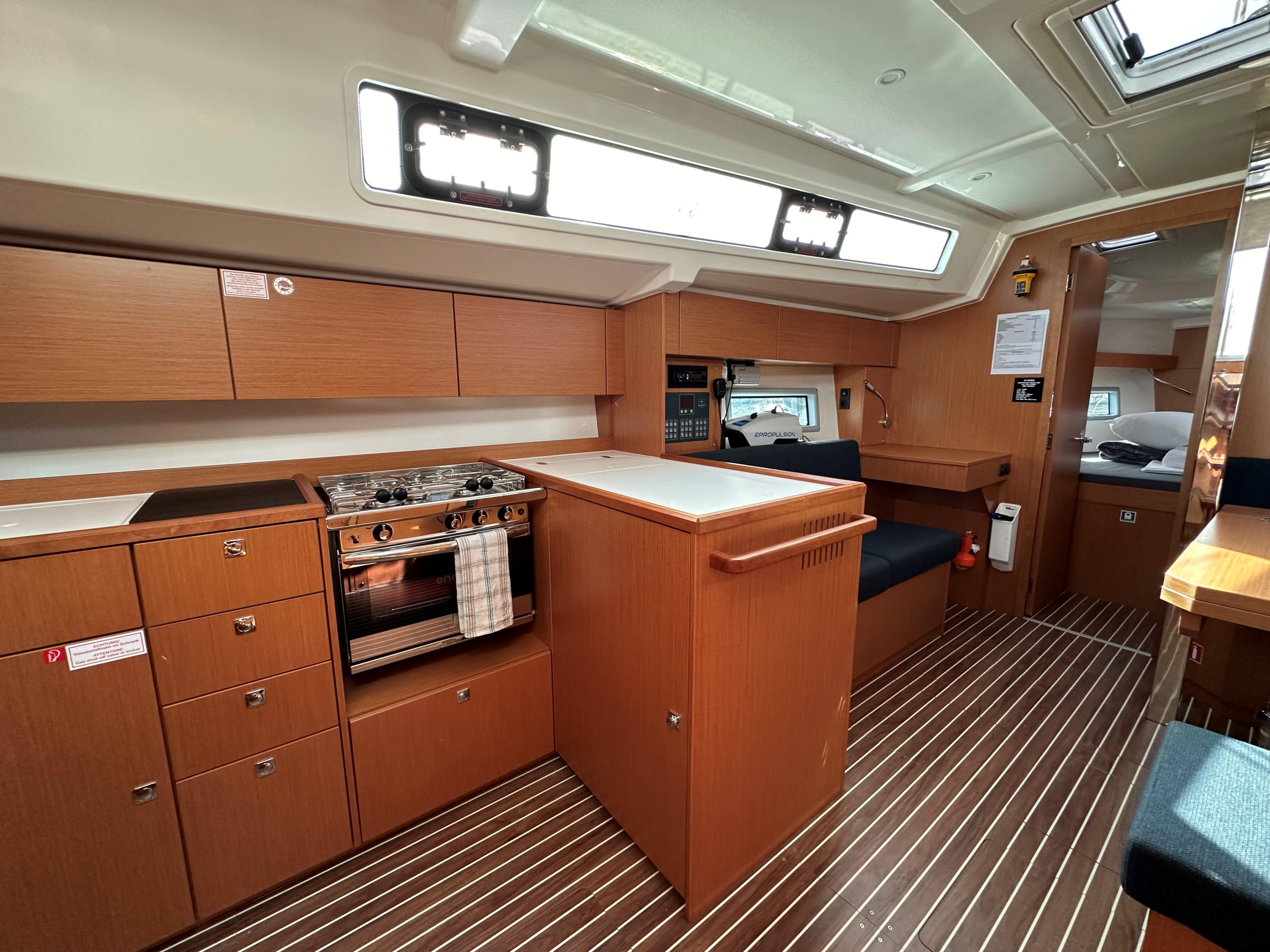 Bavaria C38 — photo 5