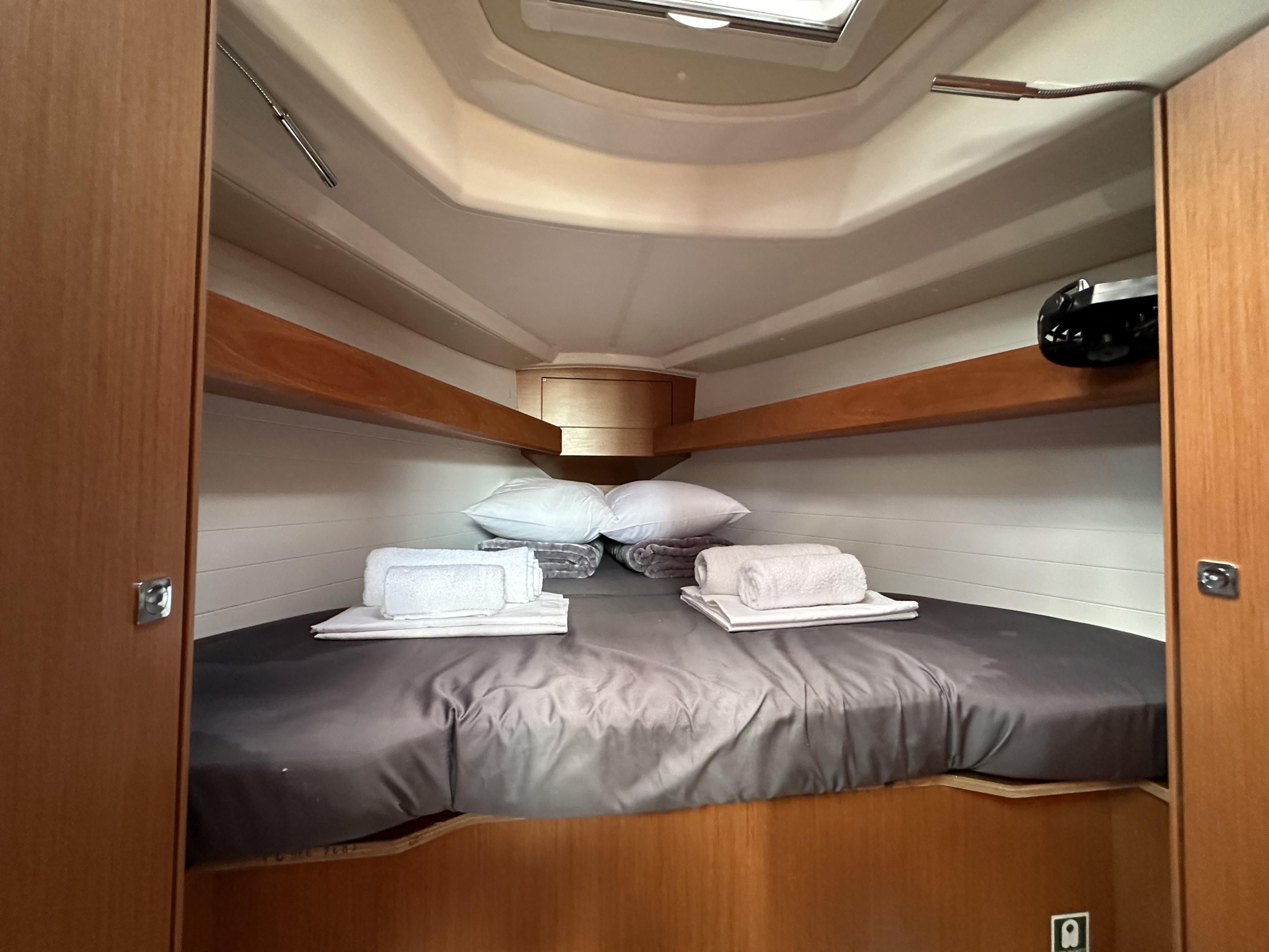 Bavaria Cruiser 34 — photo 15