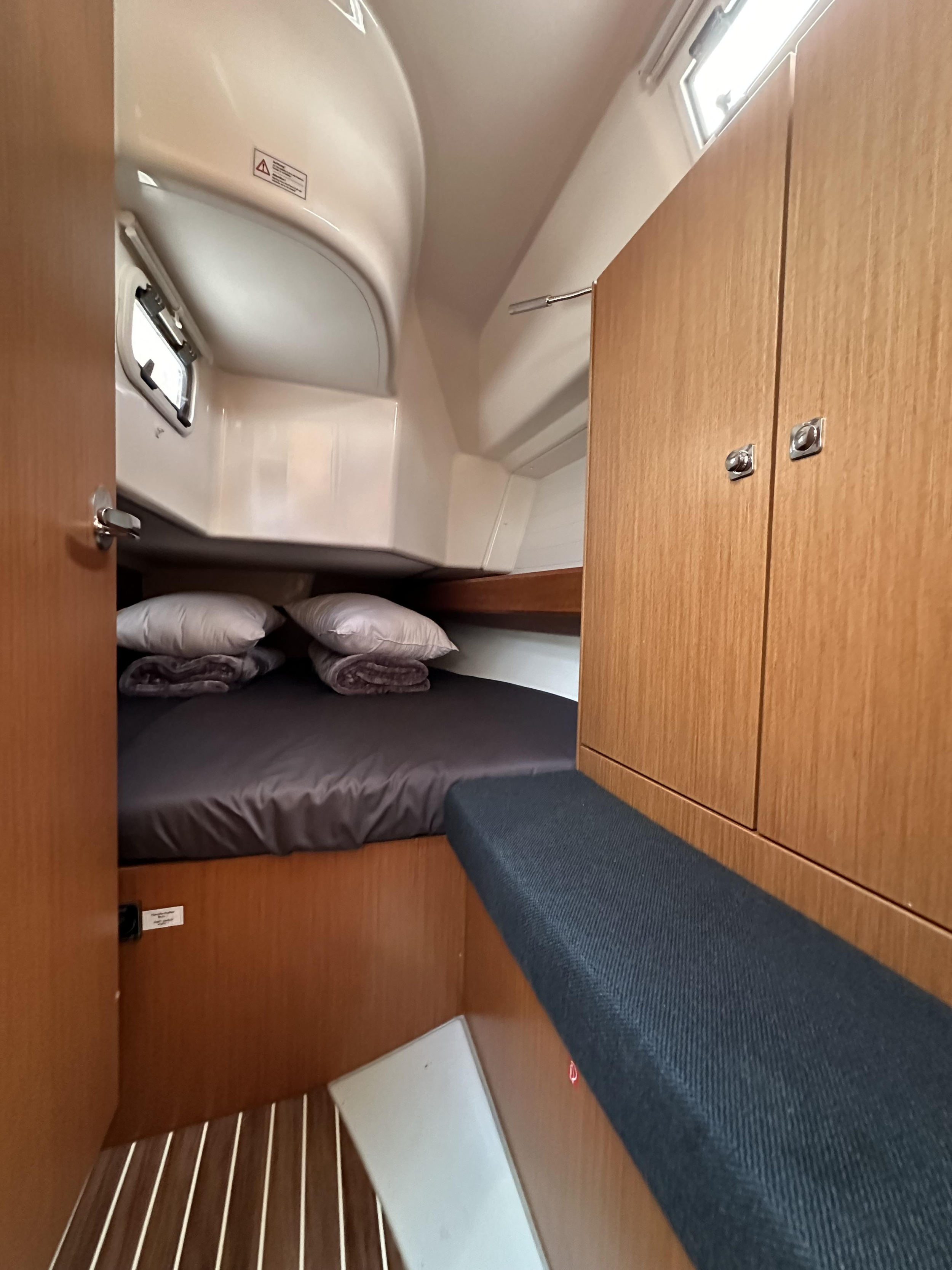 Bavaria Cruiser 34 — photo 17