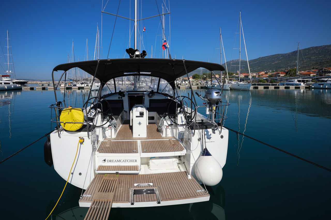 Sun Odyssey 440 - 3 cab. — photo 1