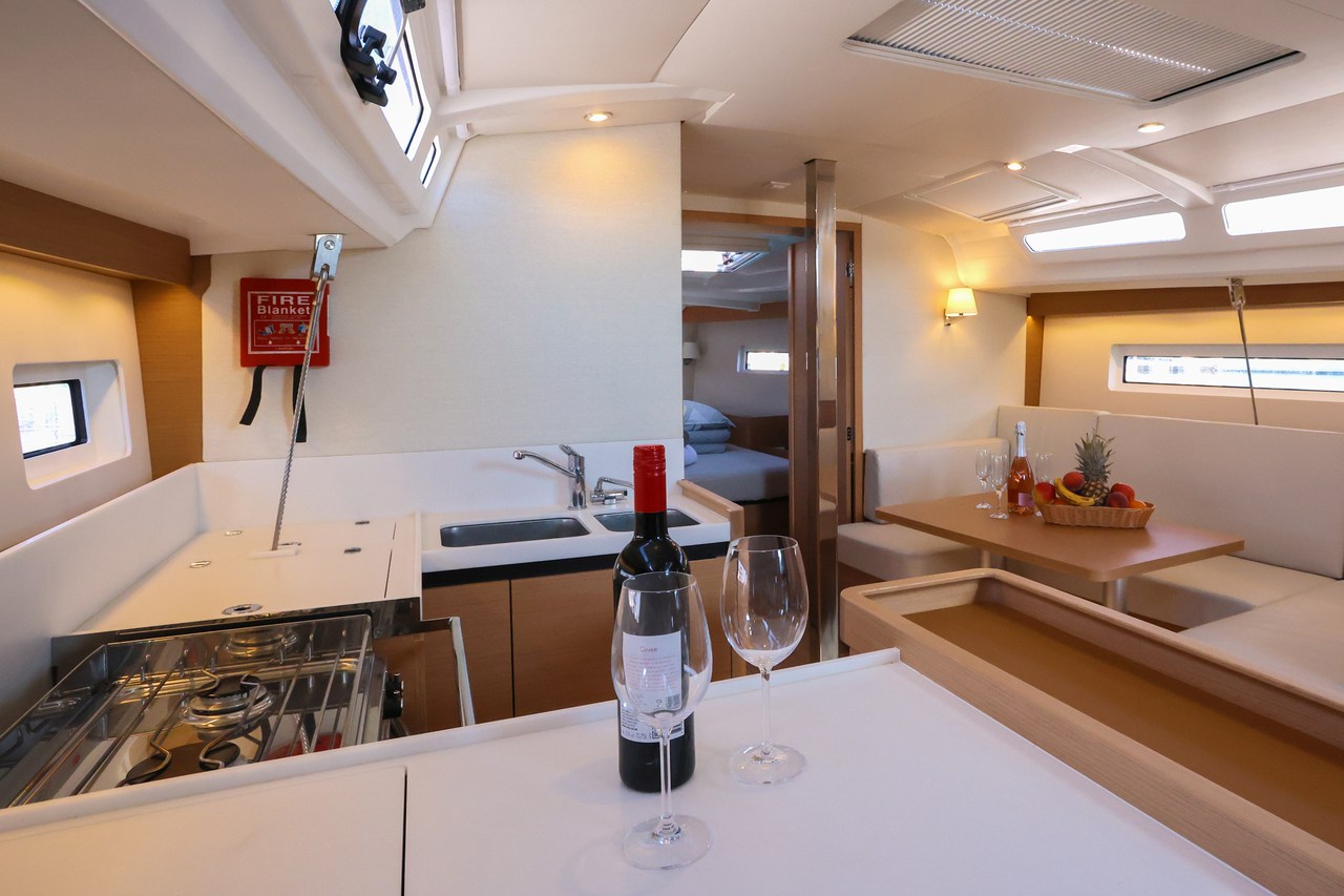 Sun Odyssey 440 - 3 cab. — photo 14