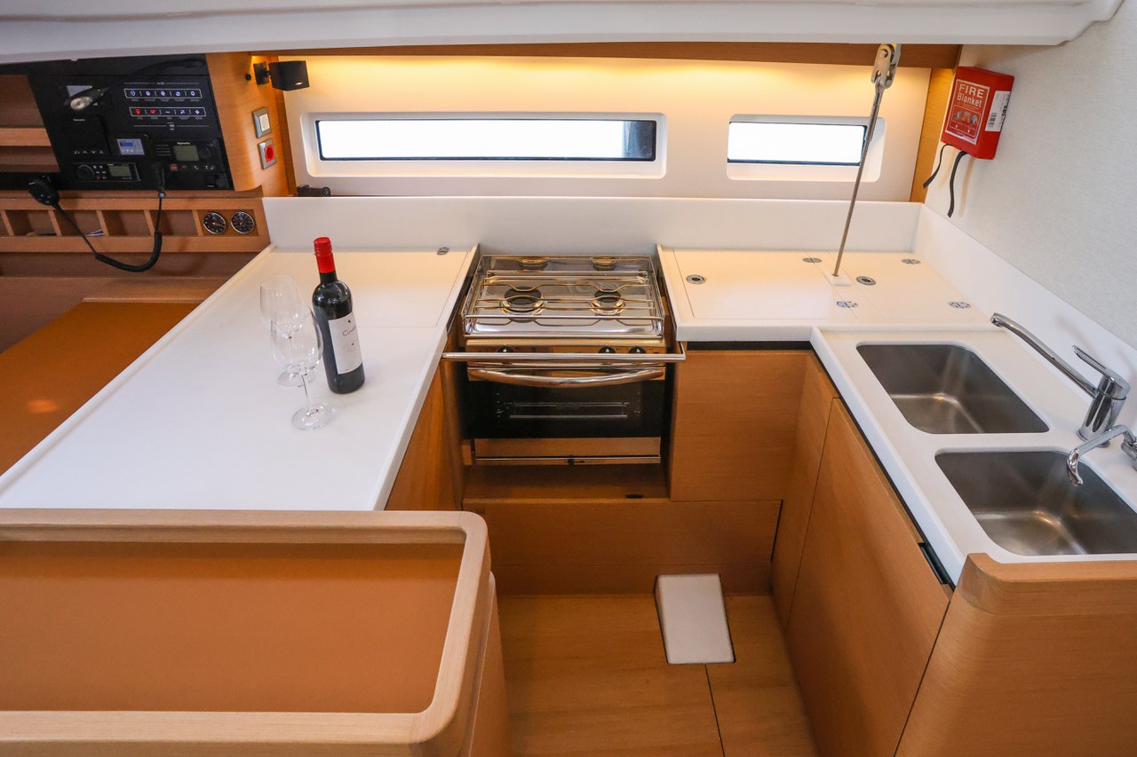 Sun Odyssey 440 - 3 cab. — photo 16