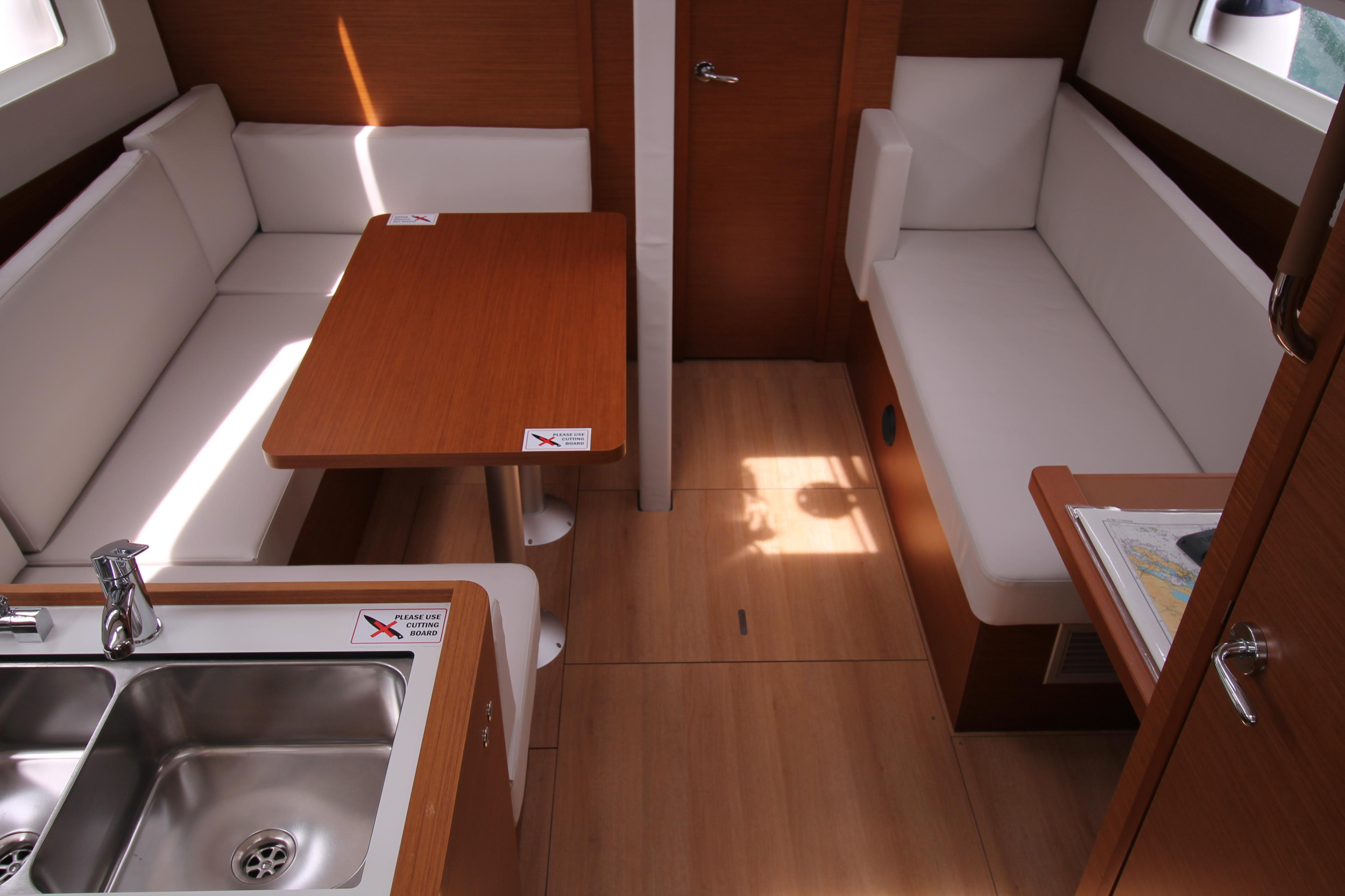 Sun Odyssey 380 - 3 cab. — photo 5