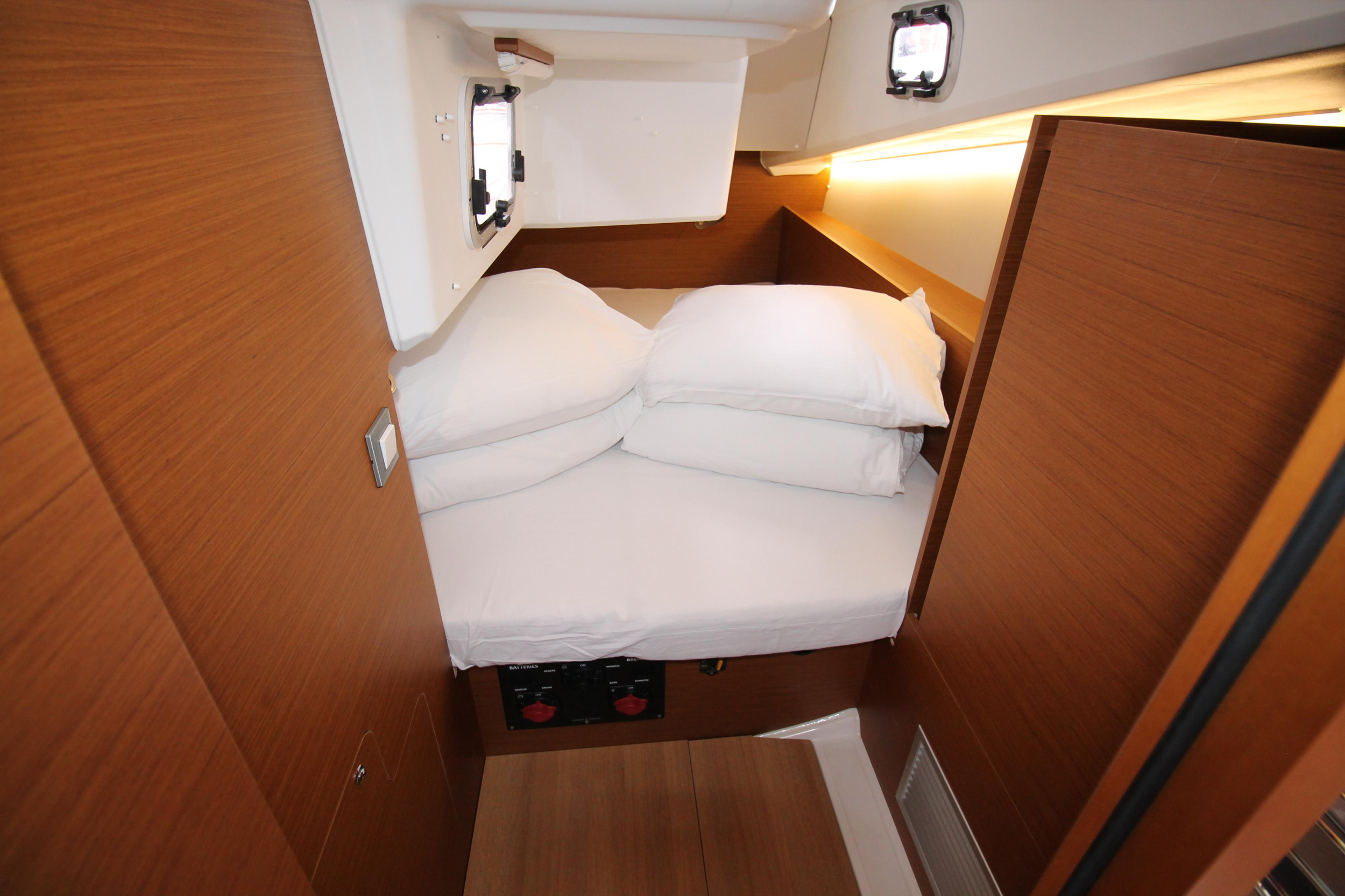 Sun Odyssey 380 - 3 cab. — photo 10
