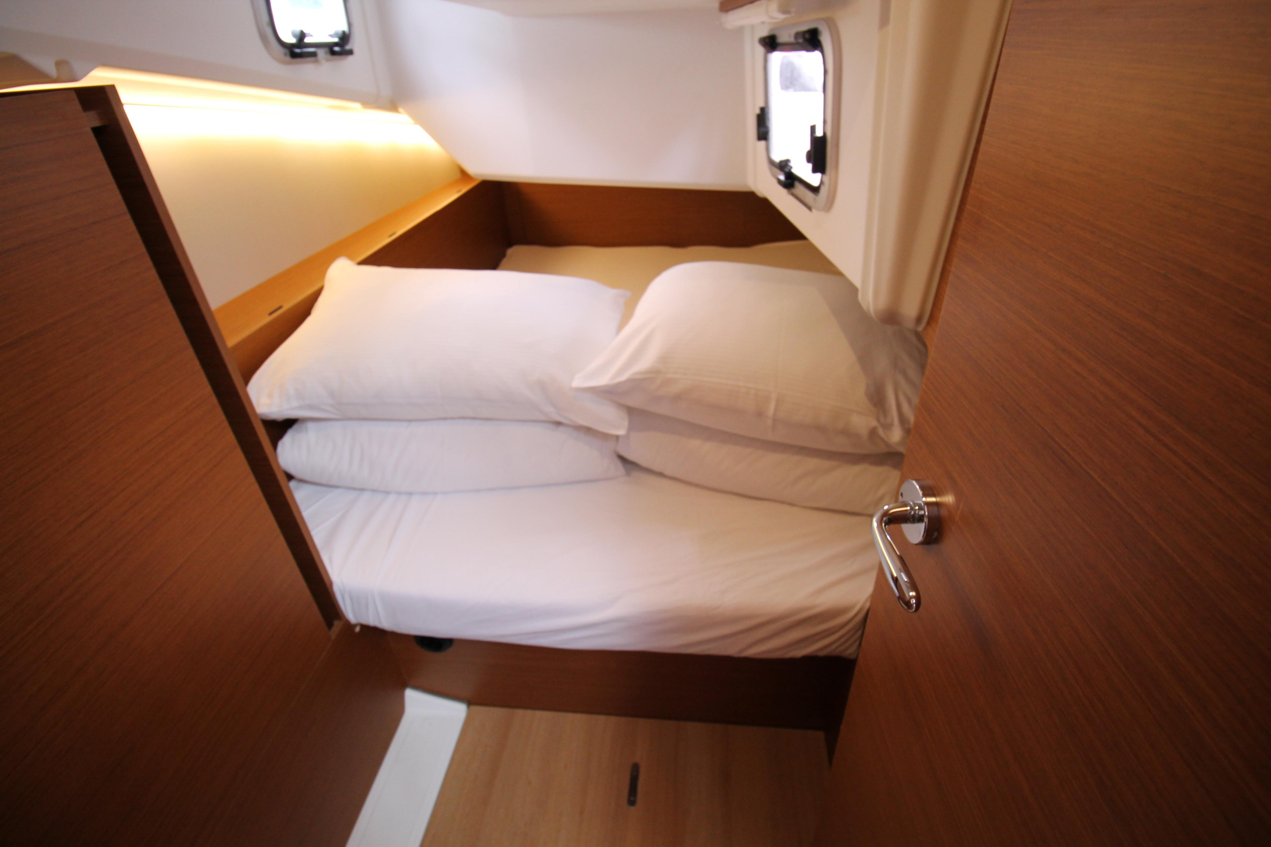 Sun Odyssey 380 - 3 cab. — photo 12