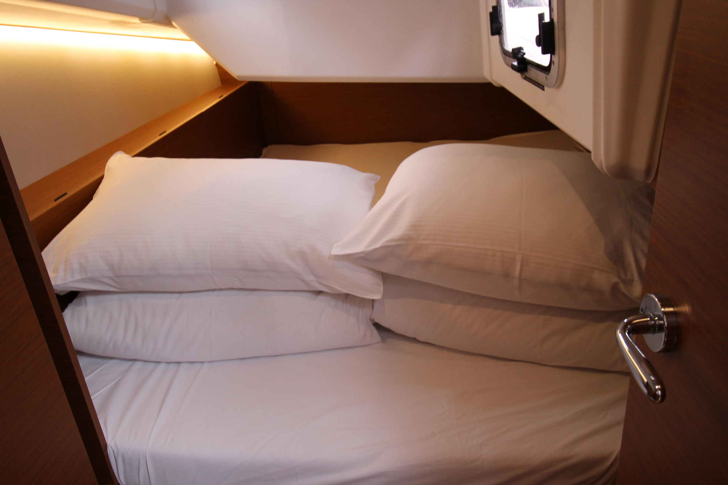 Sun Odyssey 380 - 3 cab. — photo 13