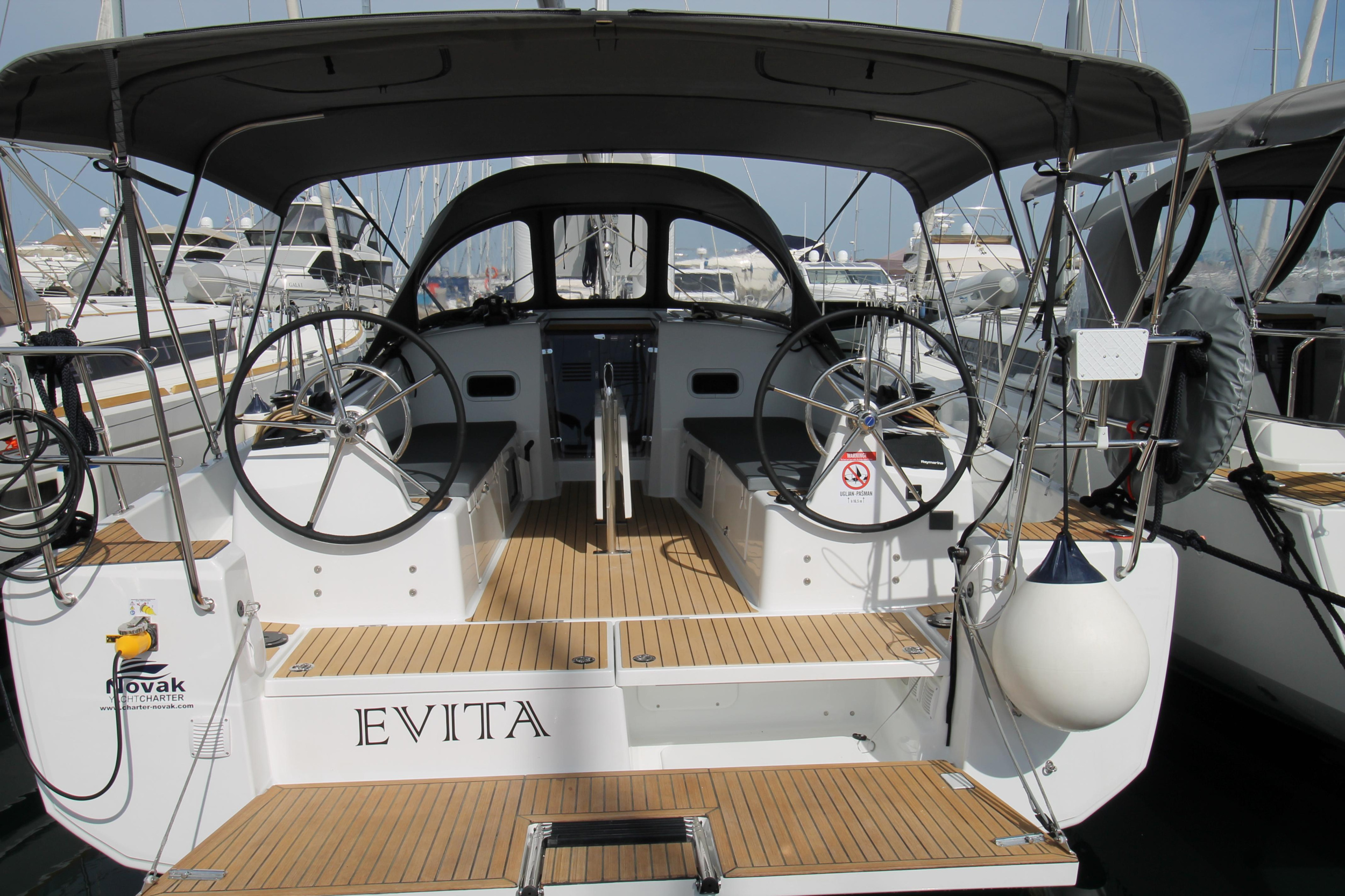 Sun Odyssey 380 - 3 cab. — photo 1