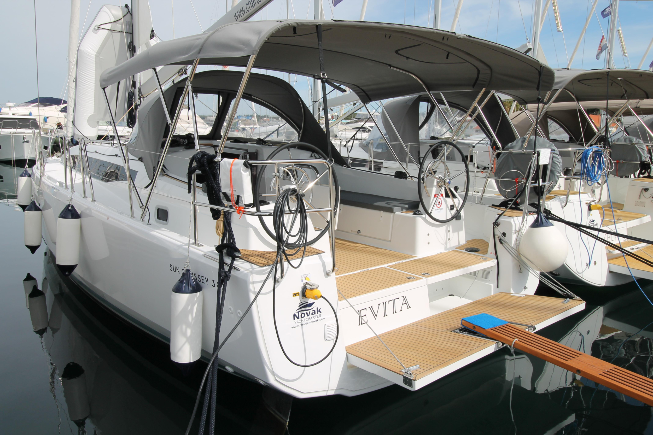 Sun Odyssey 380 - 3 cab. — photo 5