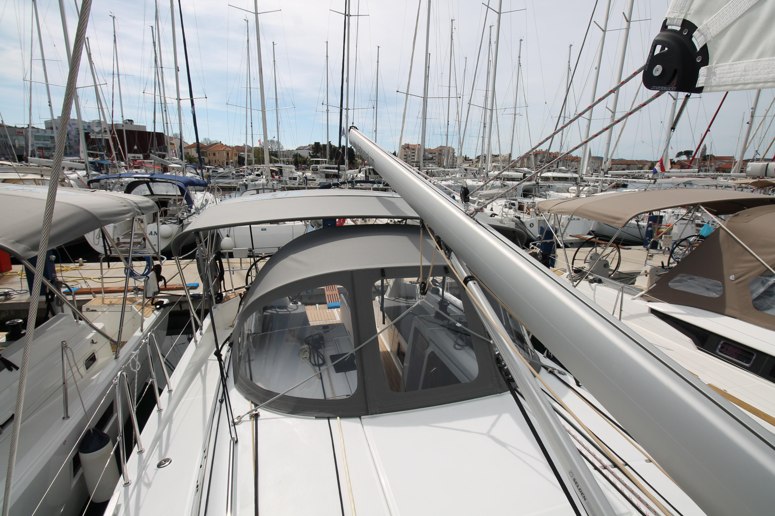 Sun Odyssey 380 - 3 cab. — photo 7