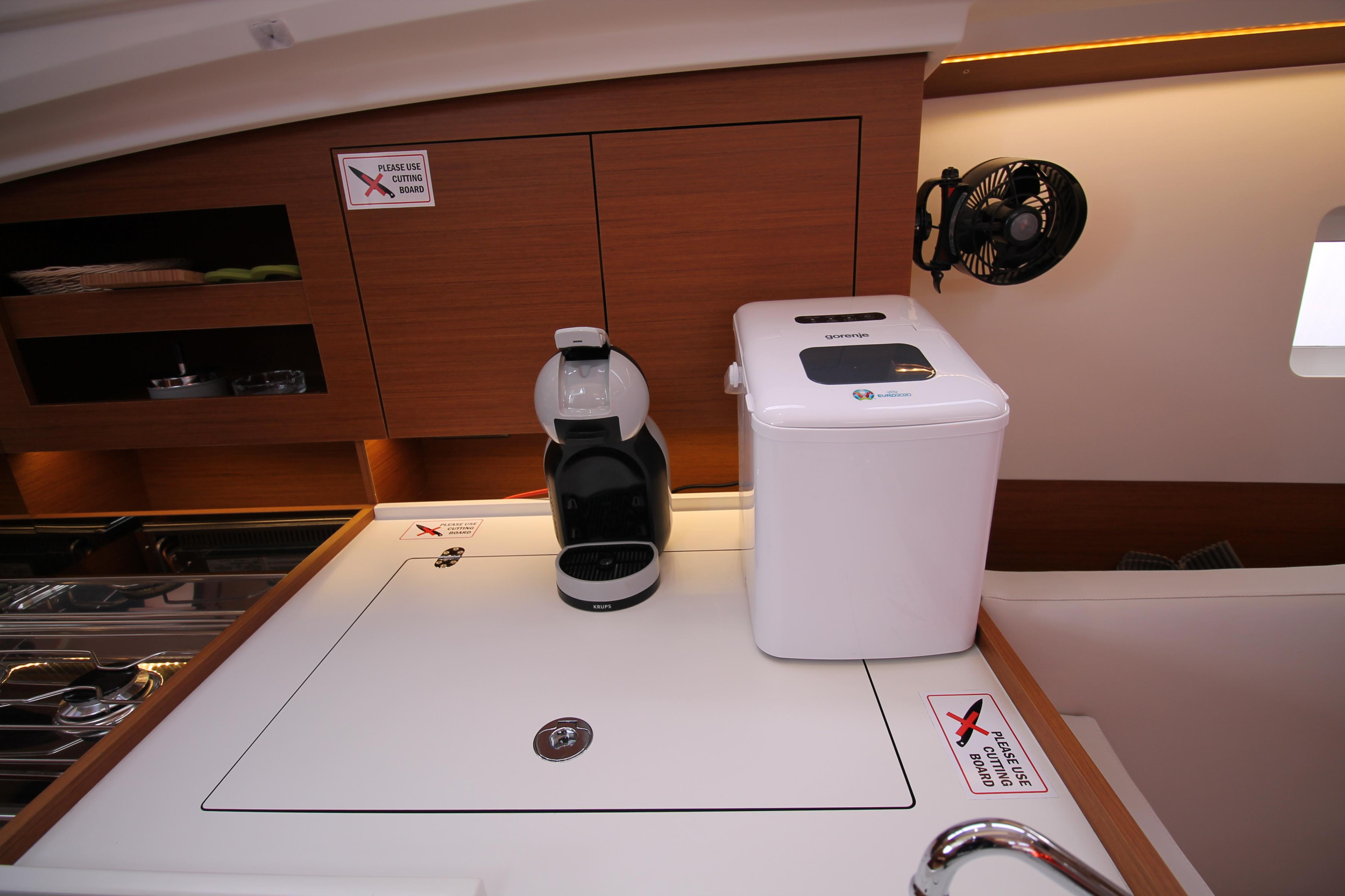 Sun Odyssey 380 - 3 cab. — photo 13