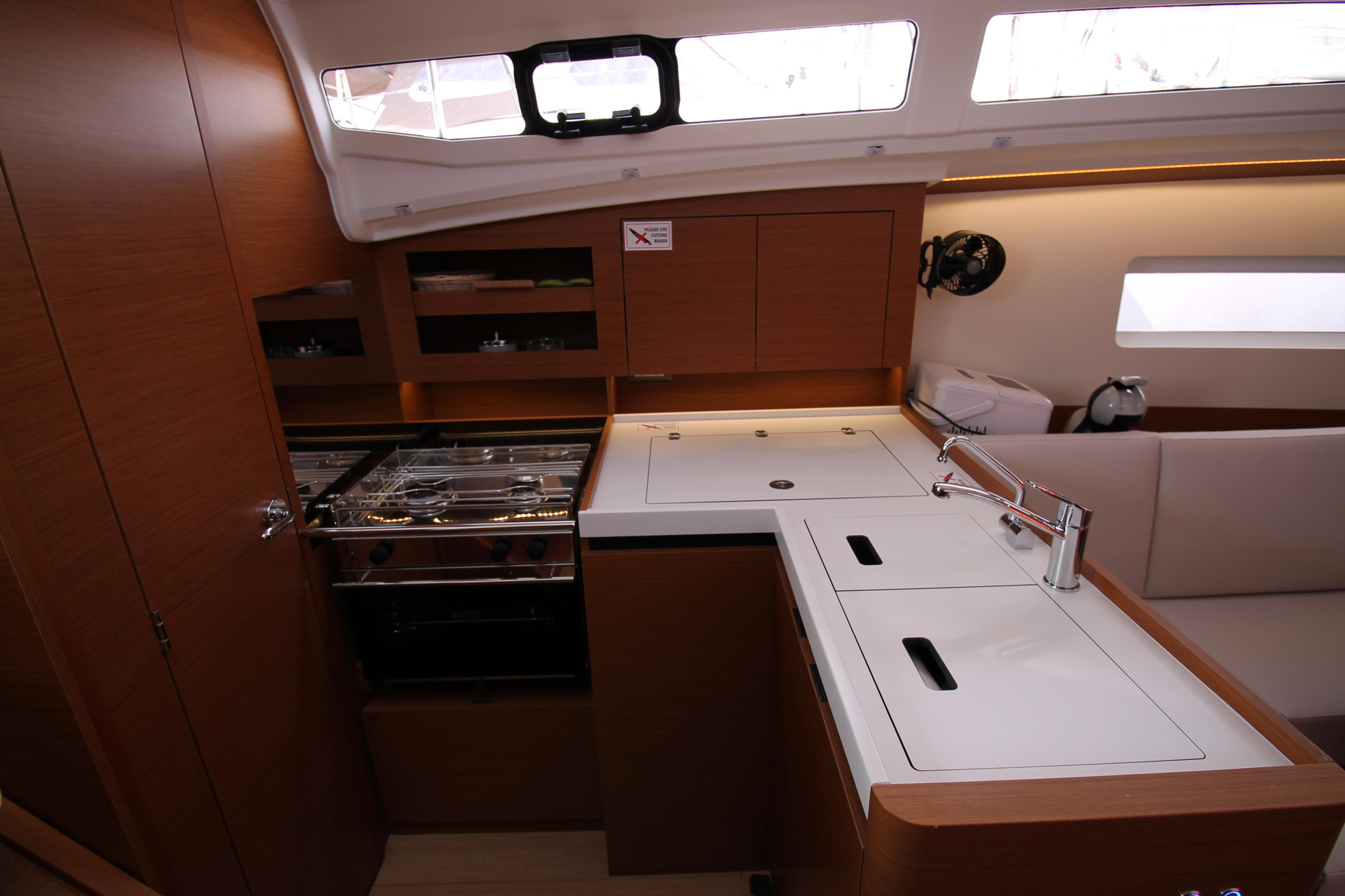 Sun Odyssey 380 - 3 cab. — photo 15