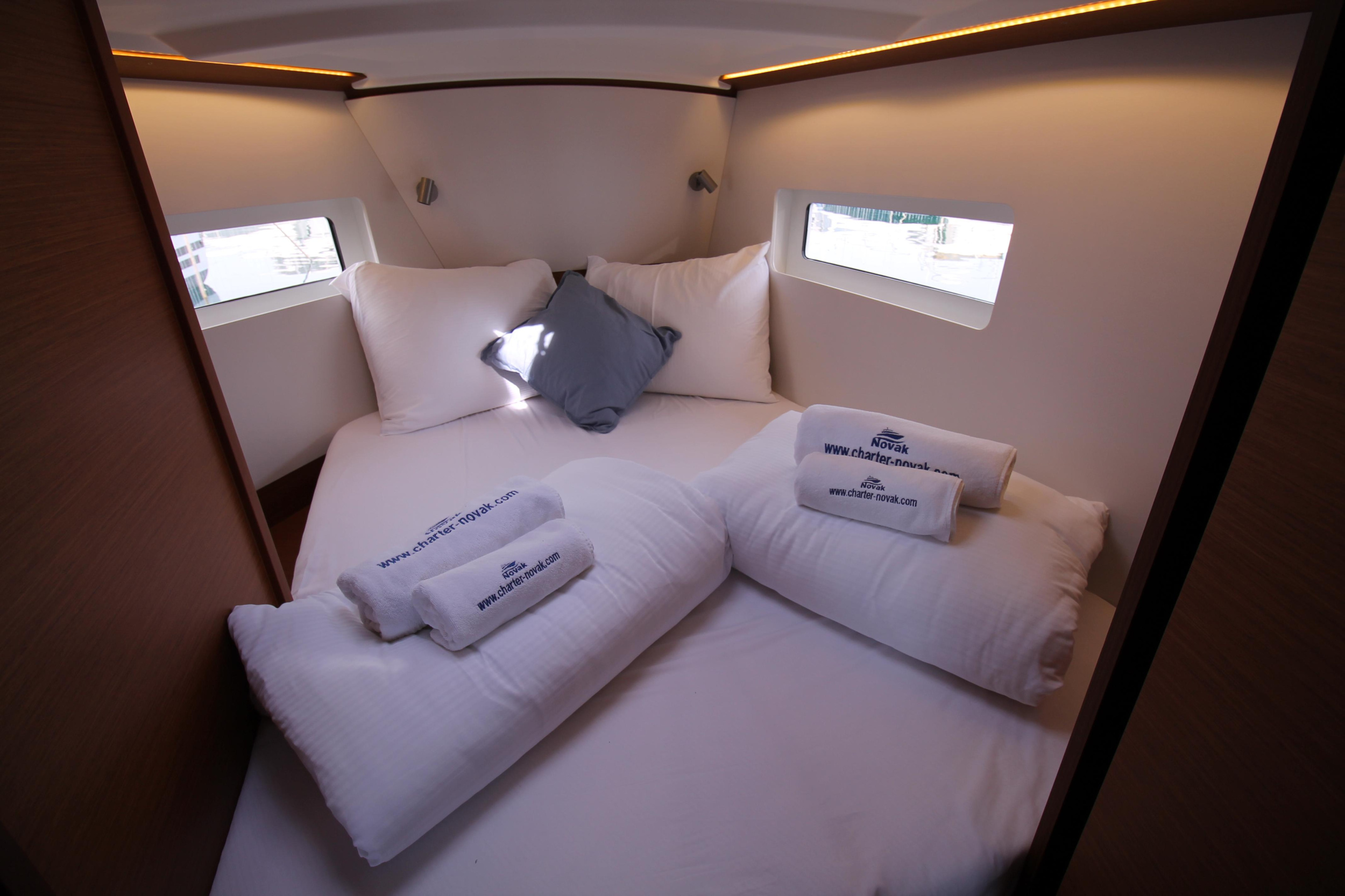 Sun Odyssey 380 - 3 cab. — photo 17