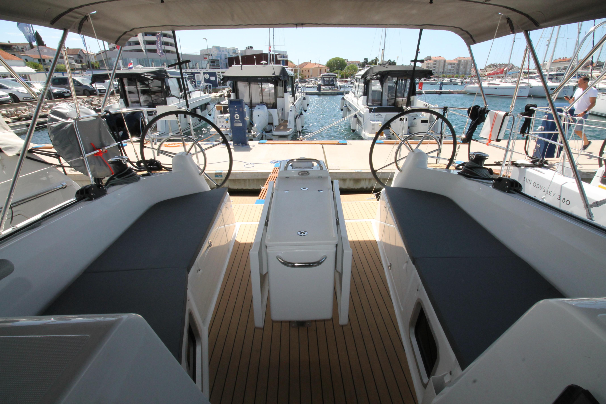 Sun Odyssey 410 - 3 cab. — photo 8
