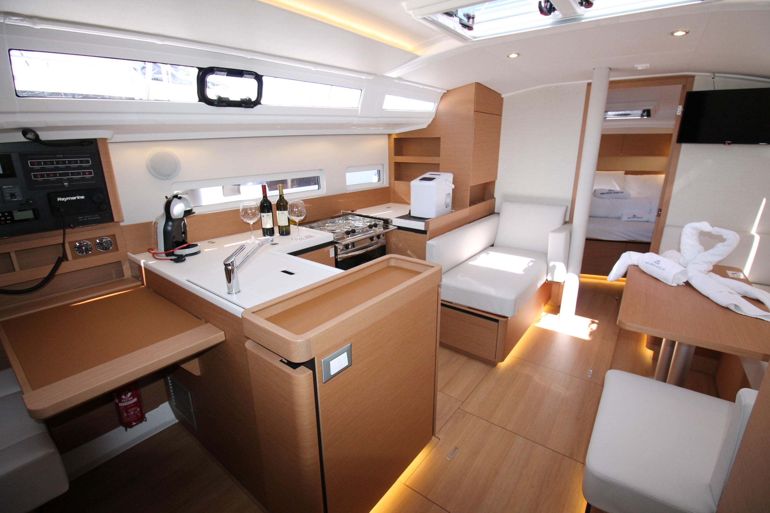 Sun Odyssey 410 - 3 cab. — photo 10
