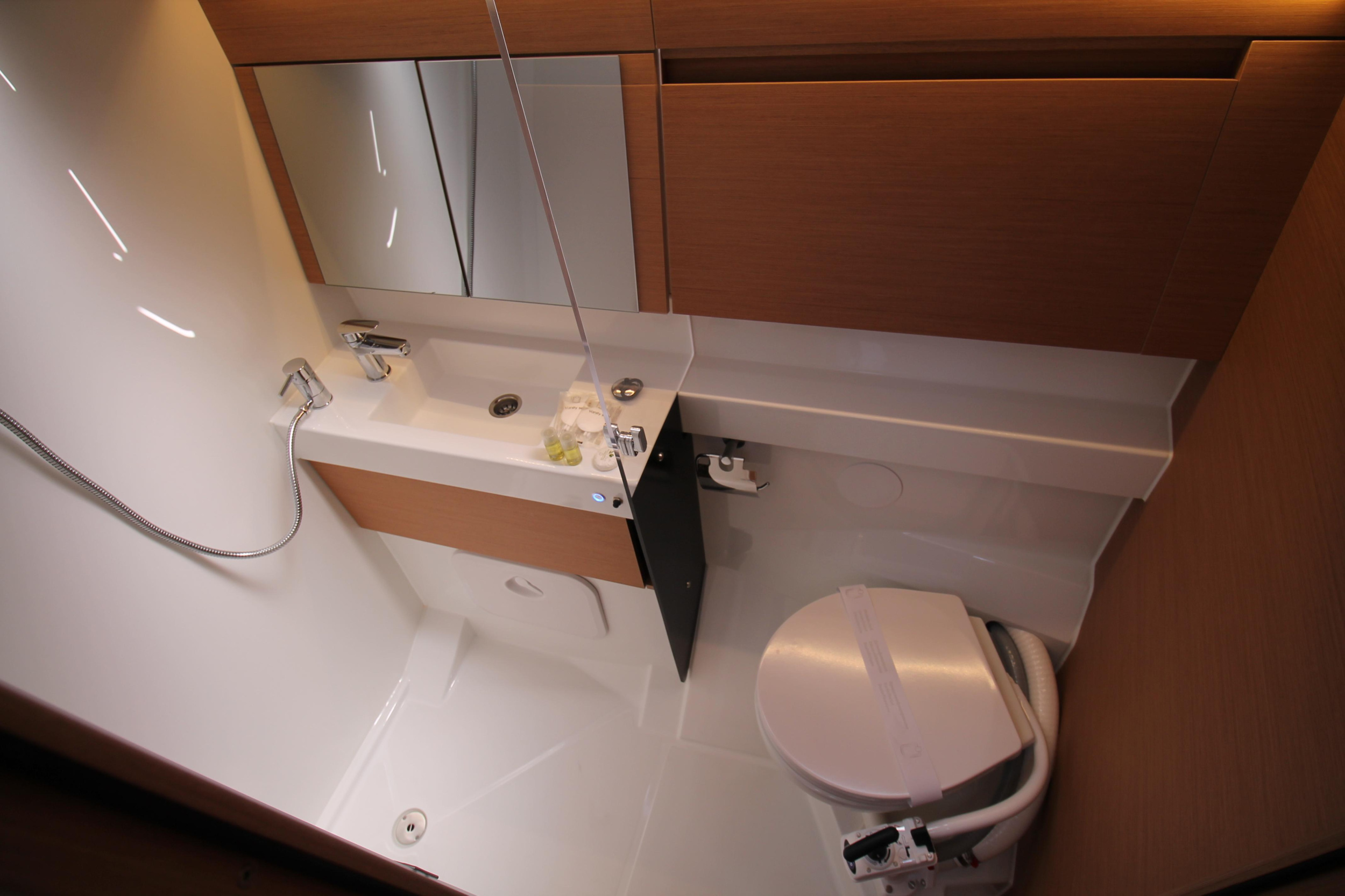 Sun Odyssey 410 - 3 cab. — photo 23