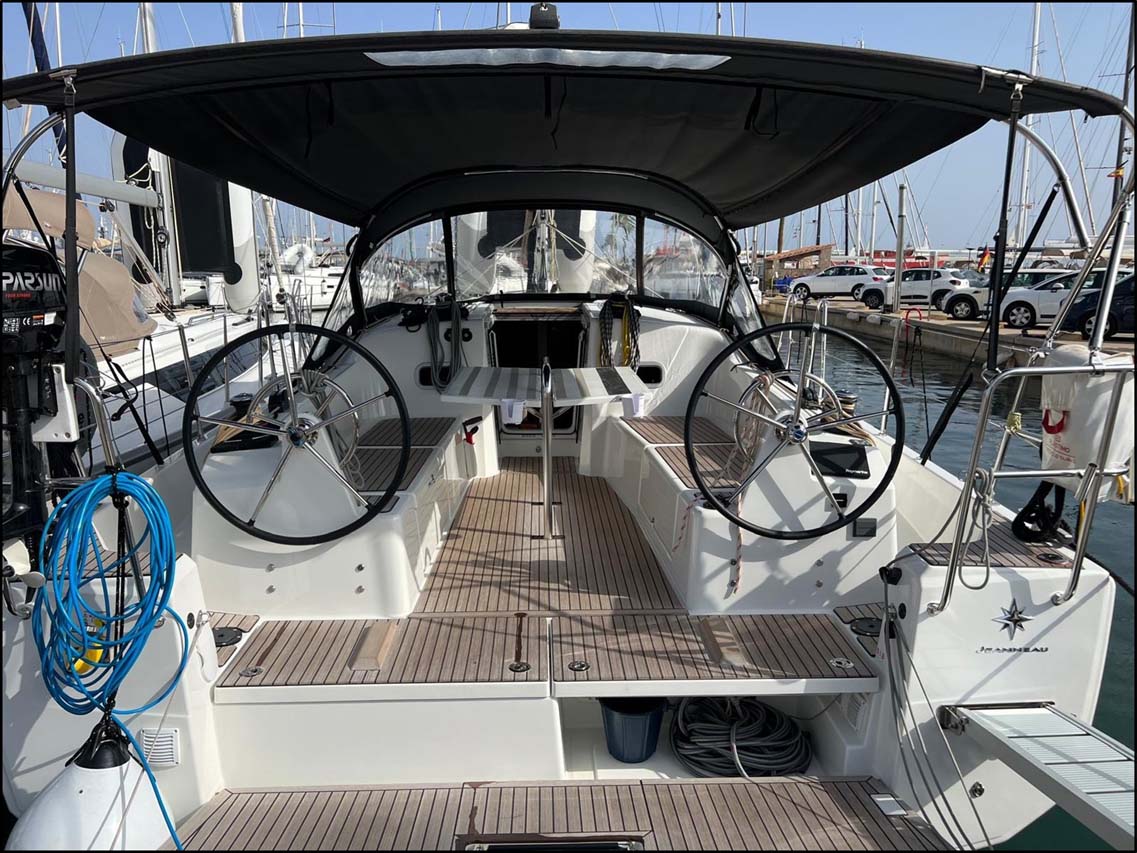 Sun Odyssey 380 - 3 cab. — photo 1