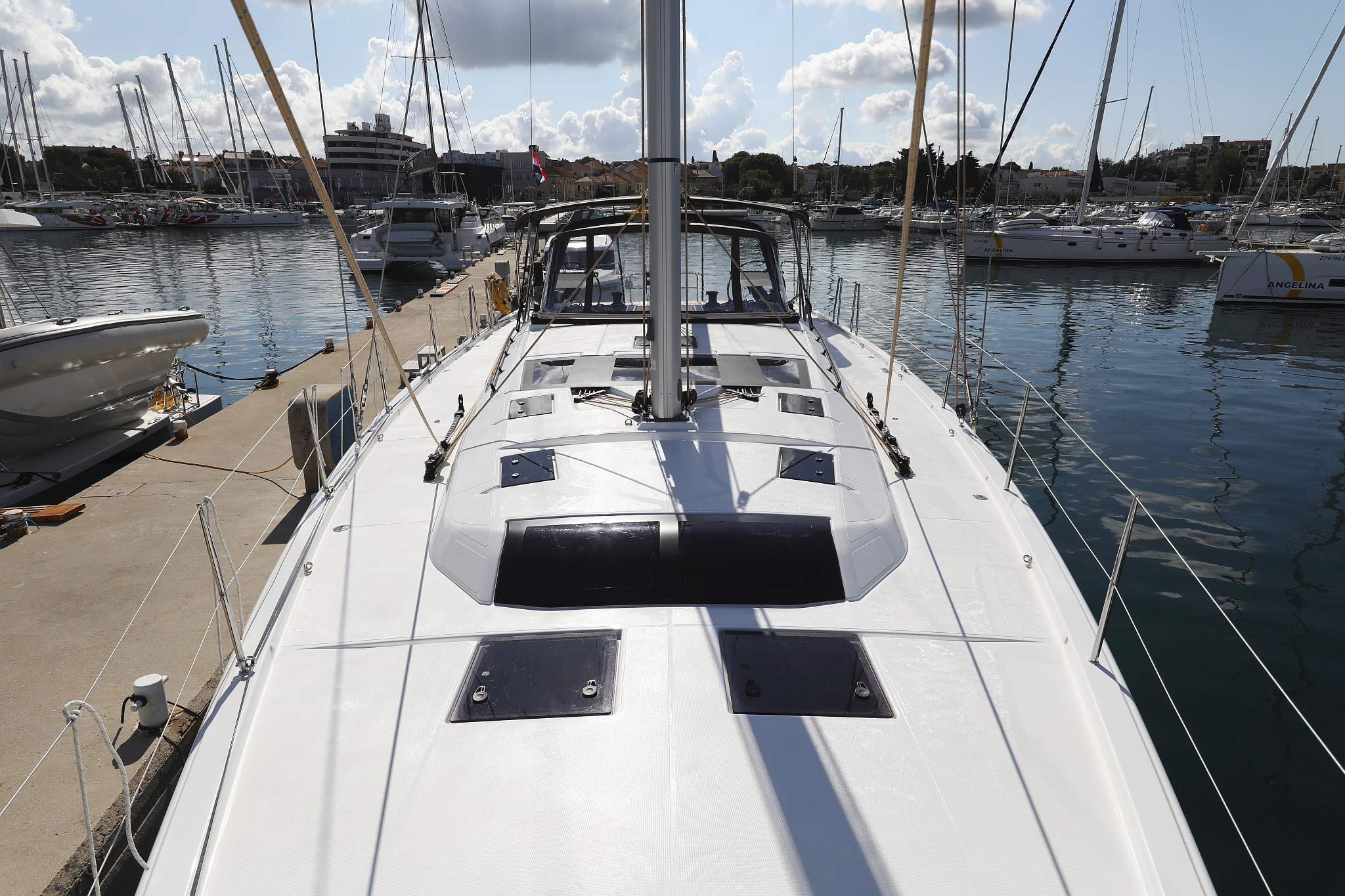 Dufour 530 - 6 cab. — photo 15