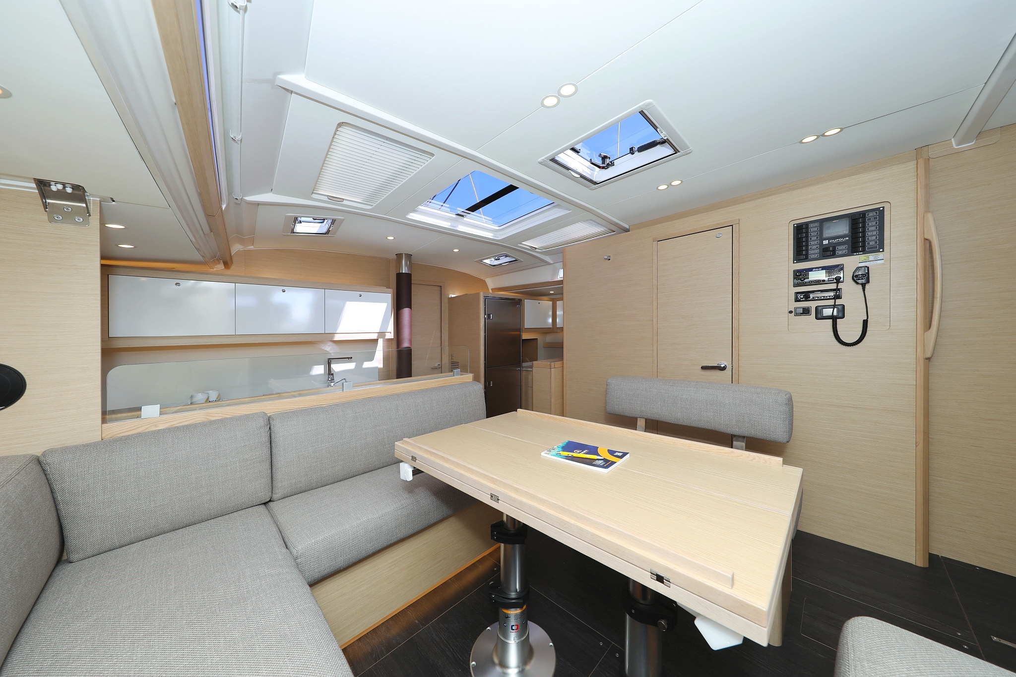 Dufour 530 - 6 cab. — photo 19