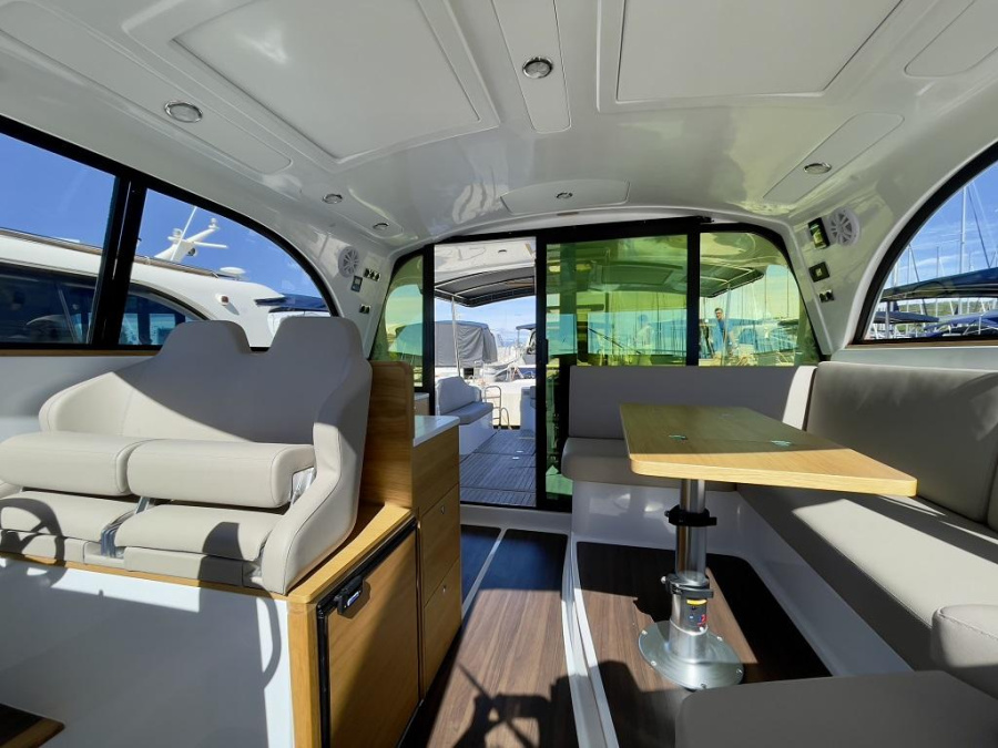 Adriana 44 FLY — photo 16