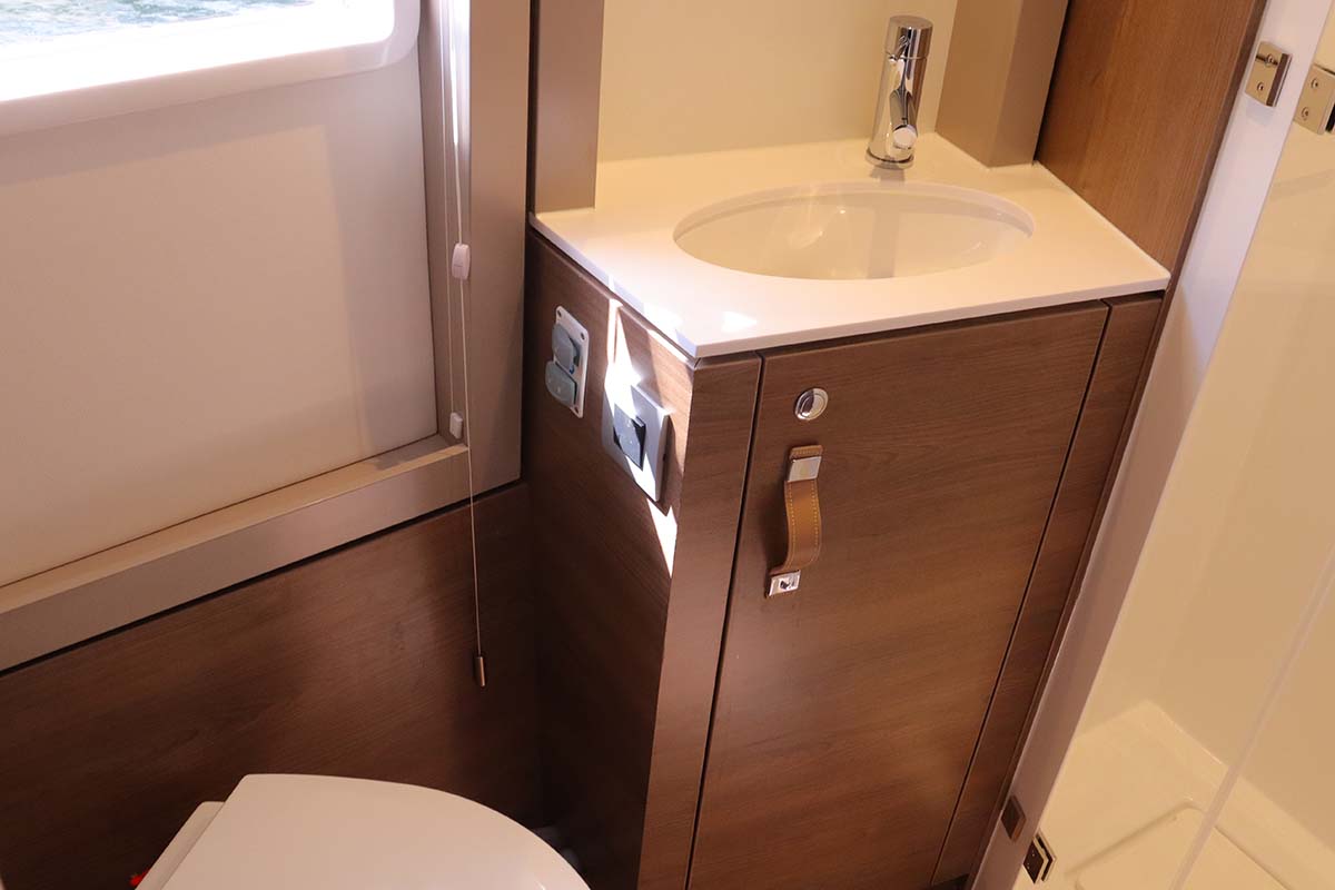 Bali 4.4 - 4 + 1 cab. — photo 31