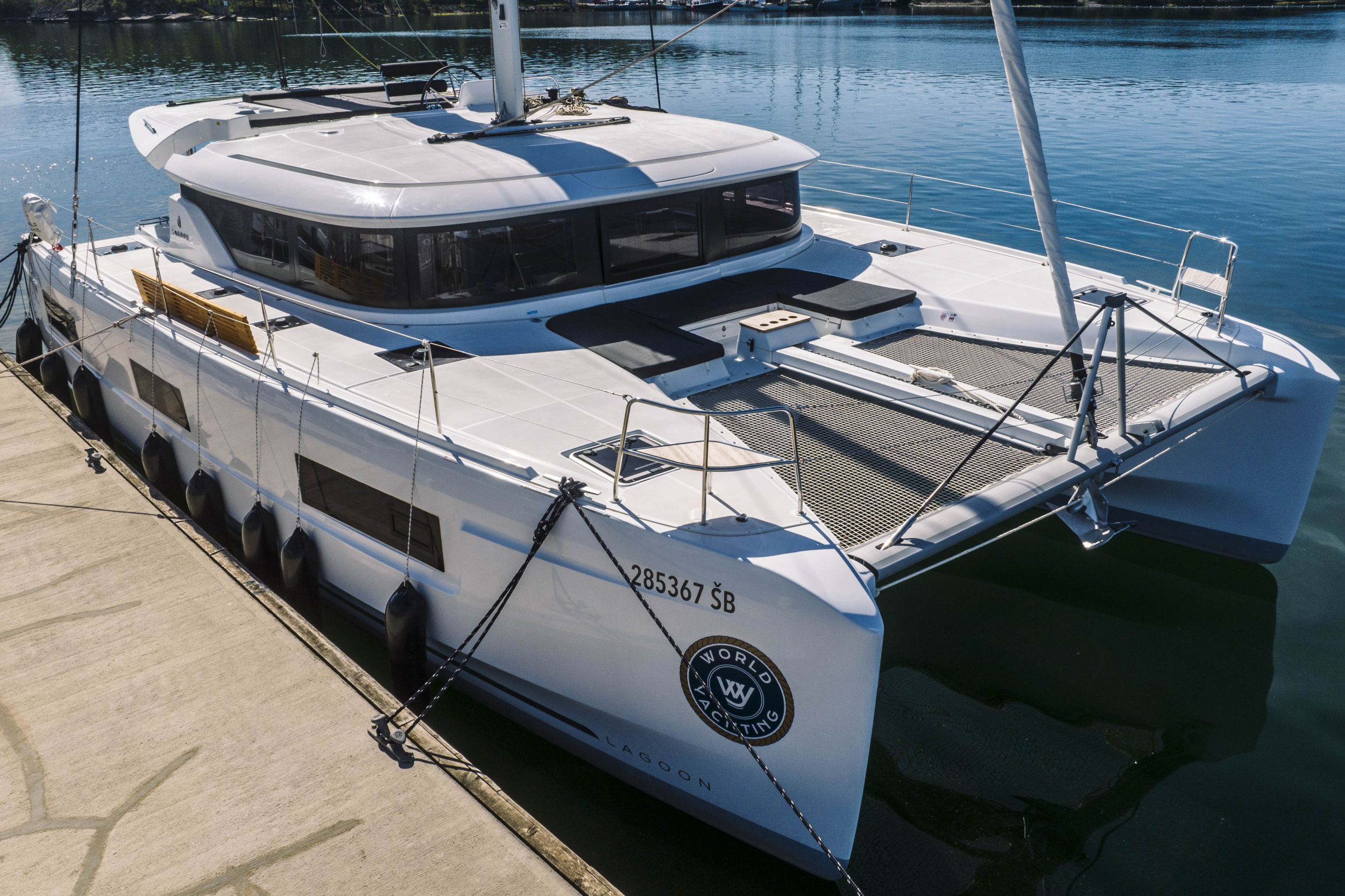 Lagoon 46 - 4 + 2 cab. — photo 4