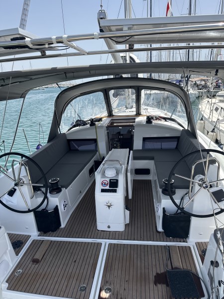 Sun Odyssey 440 - 4 cab. — photo 8