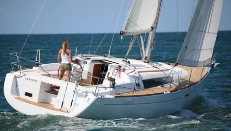 Oceanis 37 — photo 1