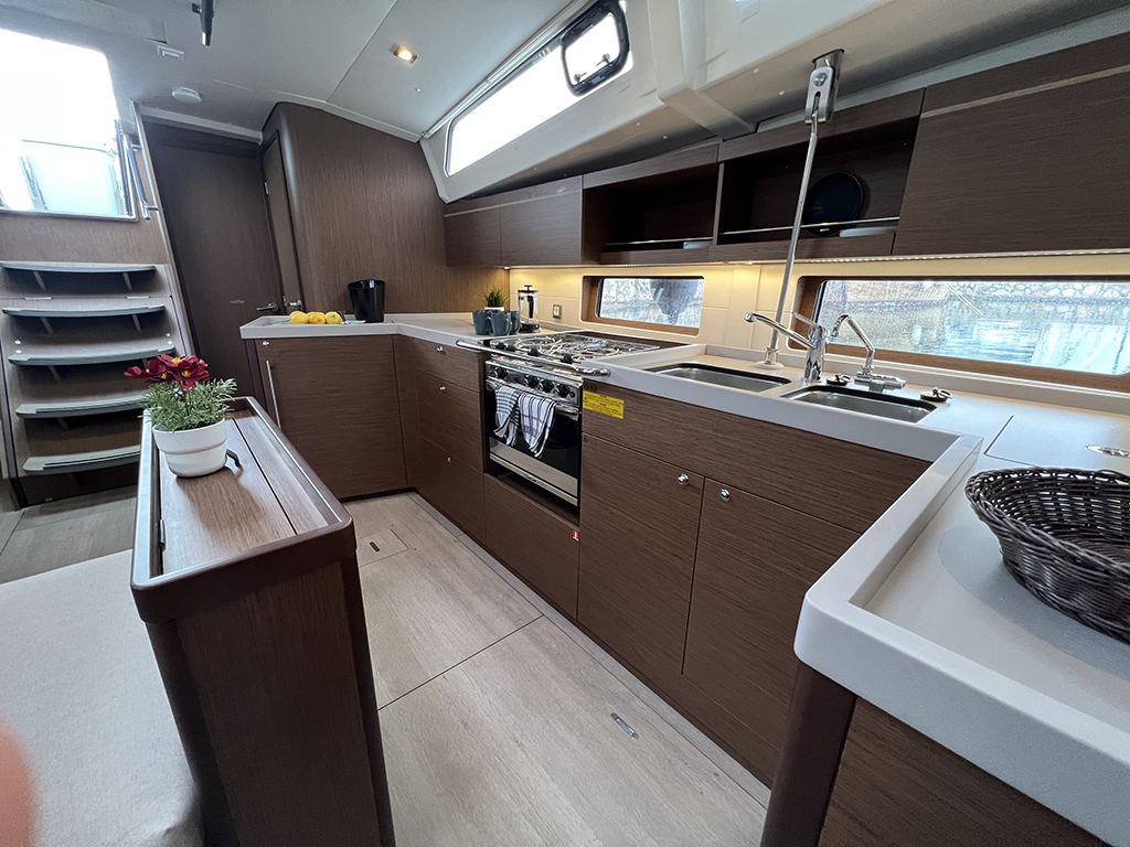 Oceanis 46.1 — photo 10