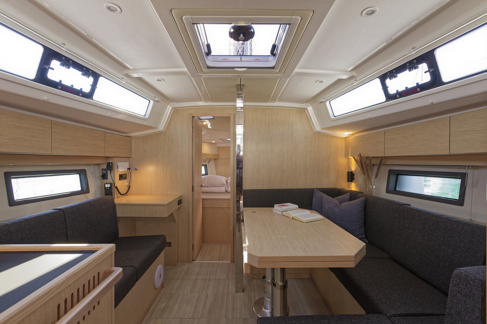Bavaria C38 — photo 1