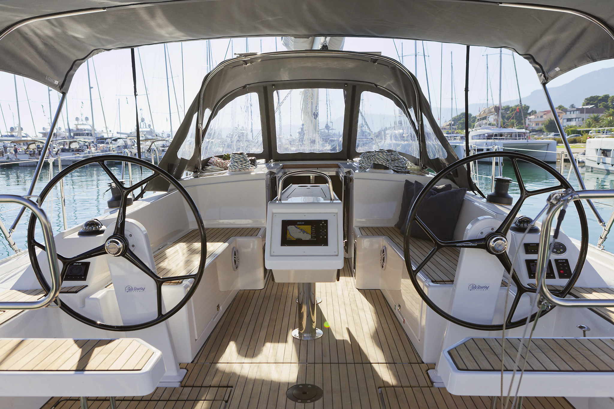 Bavaria C38 — photo 3